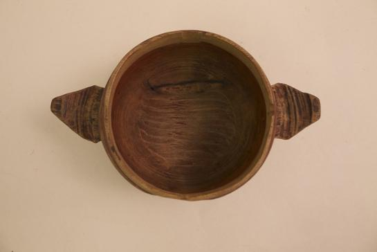 Lillehammer, Gudbrandsdalen, Norway. 1800. 4-1/2" diameter, birch.