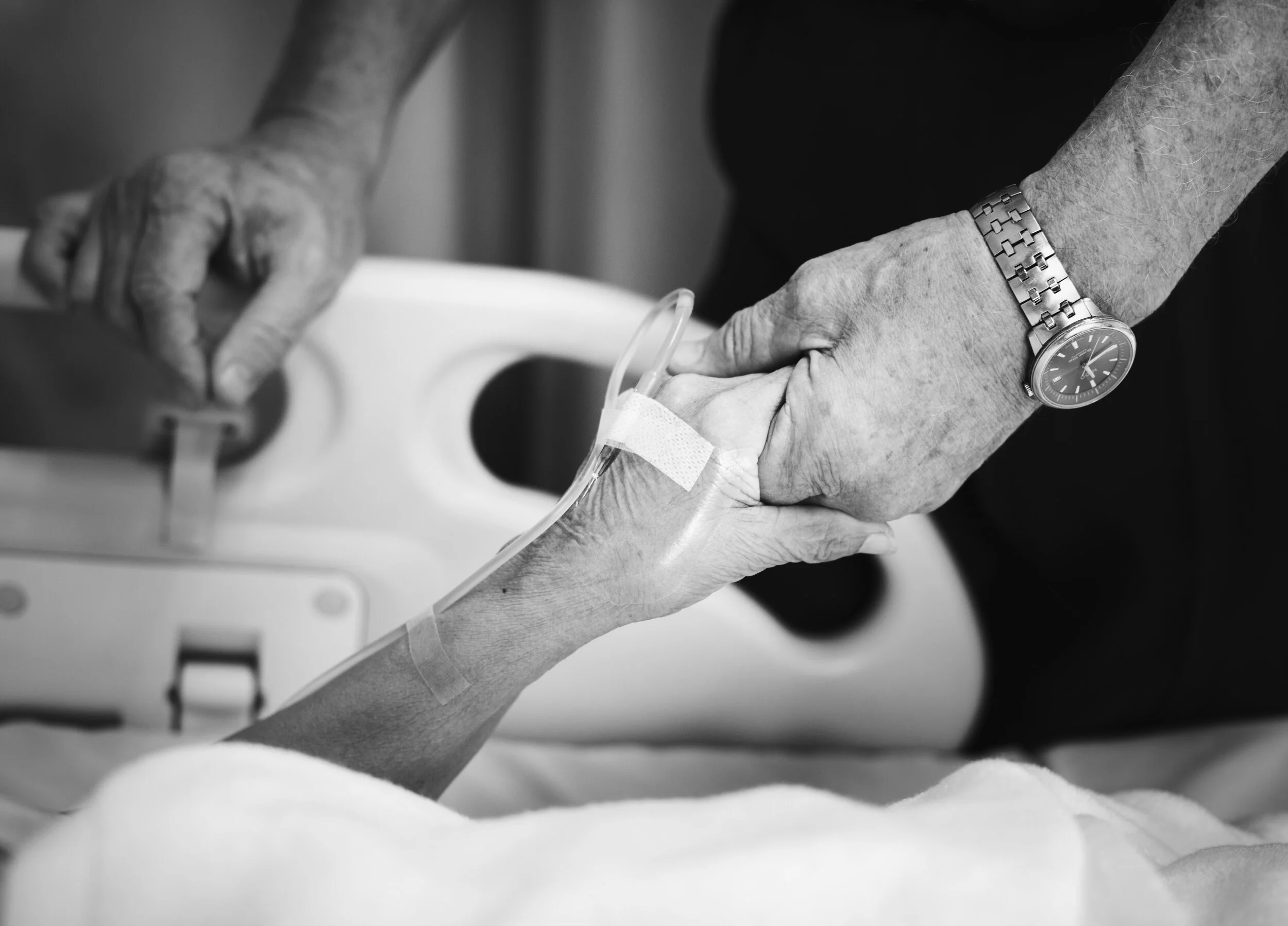 adults-bed-black-and-white-1487952.jpg