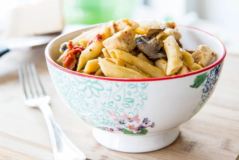 PHOTO BY PIONEER WOMAN We’re big pasta fans, and Pioneer woman spices up a weeknight favorite with sundried tomatoes. Time to start carb loading. :).
