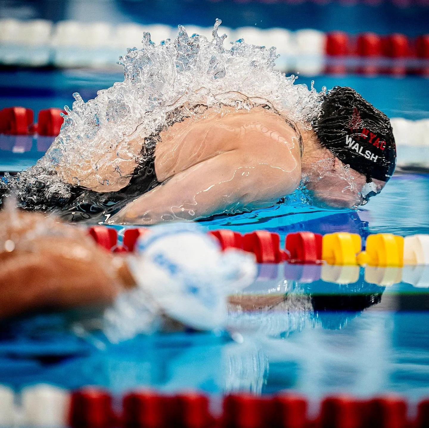 🌊 @gretchwalsh2 | @usaswimming 
But like, why isn&rsquo;t there a stegosaurus emoji?

#tyrproseries #usaswimming #swimphotography #lovewhatyoudo