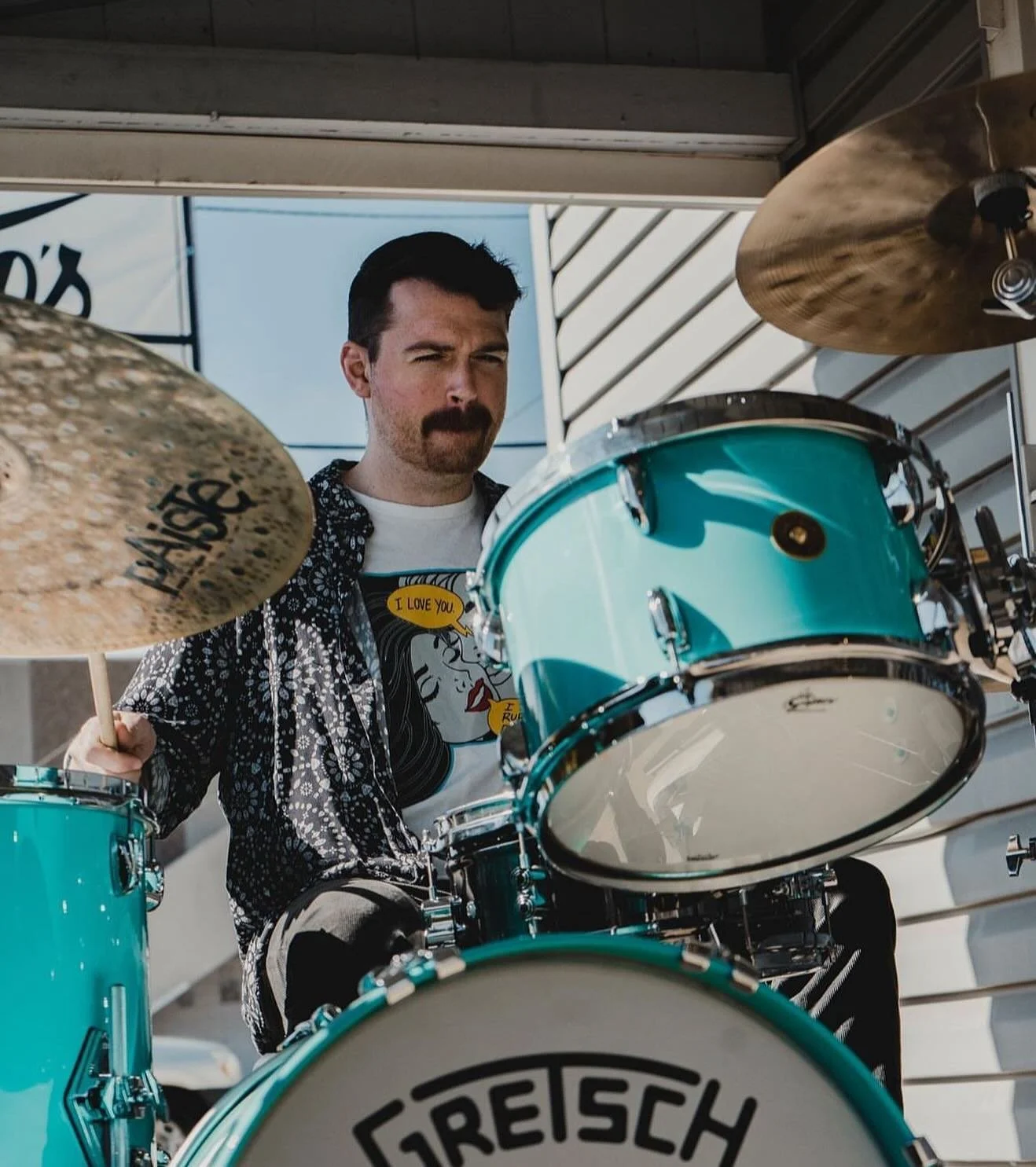  Phil on the drums!! From Virginia, he is a extremely versatile drummer with backgrounds in Jazz, Rock, and Americana. Well-studied in all contemporary music, Phil brings his wide range of experience to Bodango along with a brilliant sense of humor, 