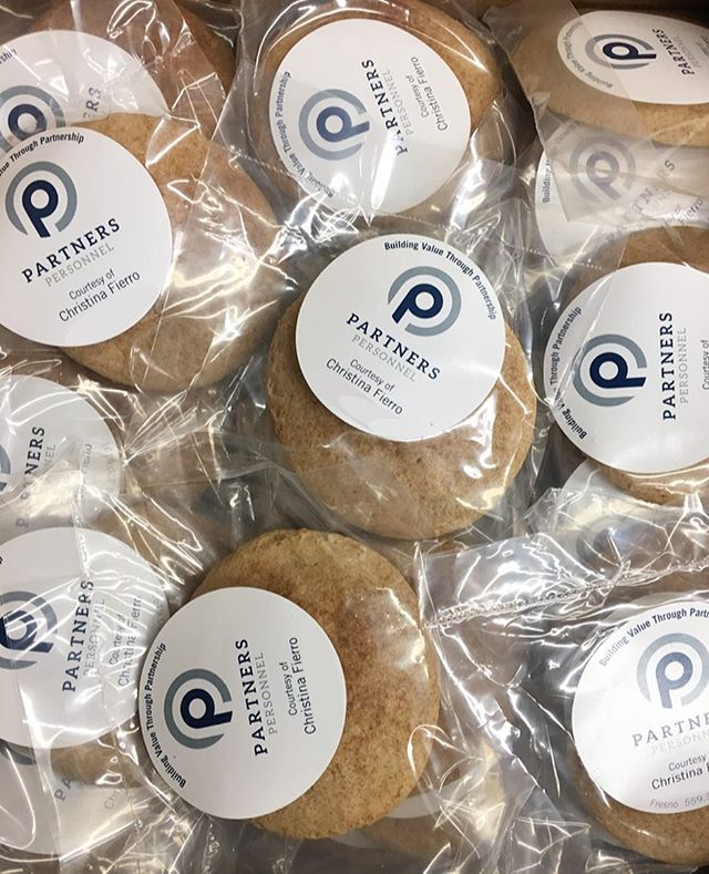 And you thought we were only good for t-shirts and promotional stuff...PSSSHH! Fresh cookies comin&rsquo; atcha from your friendly neighborhood (better than your average) promo peeps!

@partnerspersonnel #cookies #yum #comotion #yeswecan