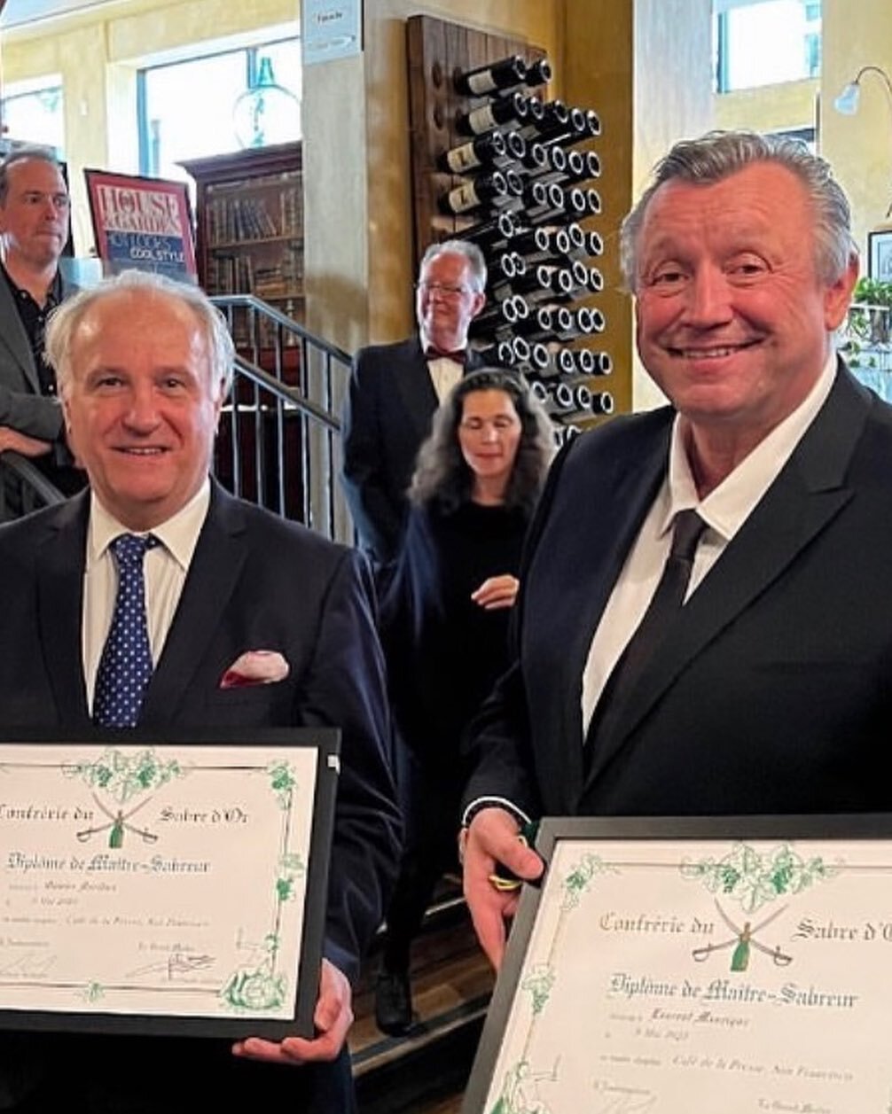 @cafedelapressesf is now the first Caveau of La Confr&eacute;rie du Sabre d&rsquo;or in SF with @champagnelaurentperrier 
@daridonolivier @staveau @naomismithlp 

#champagnelaurentperrier 
#cafedelapresse 
#unionsquare 
#sanfrancisco 
#frenchchampagn