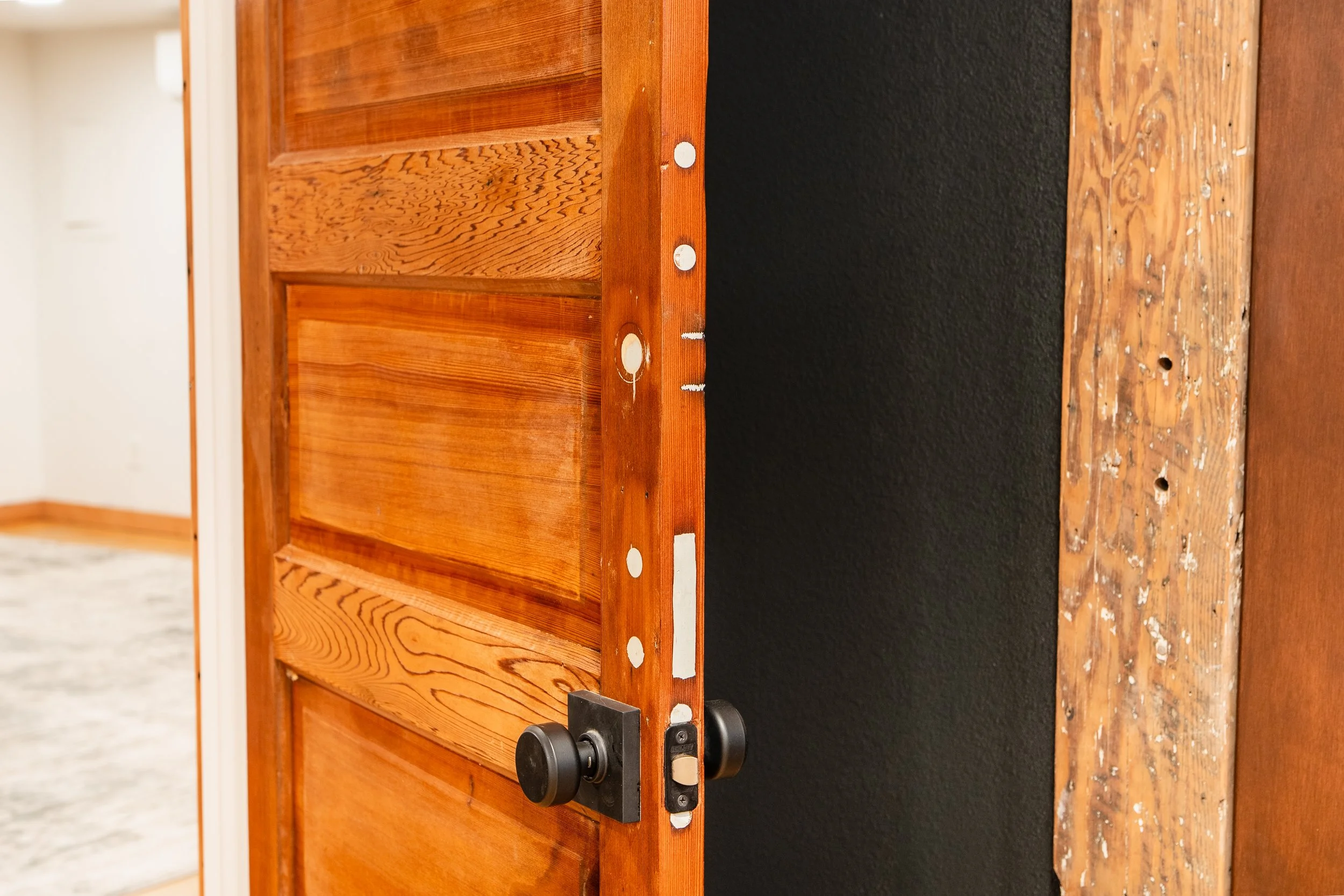 18-U1-Bed Door Detail.jpg