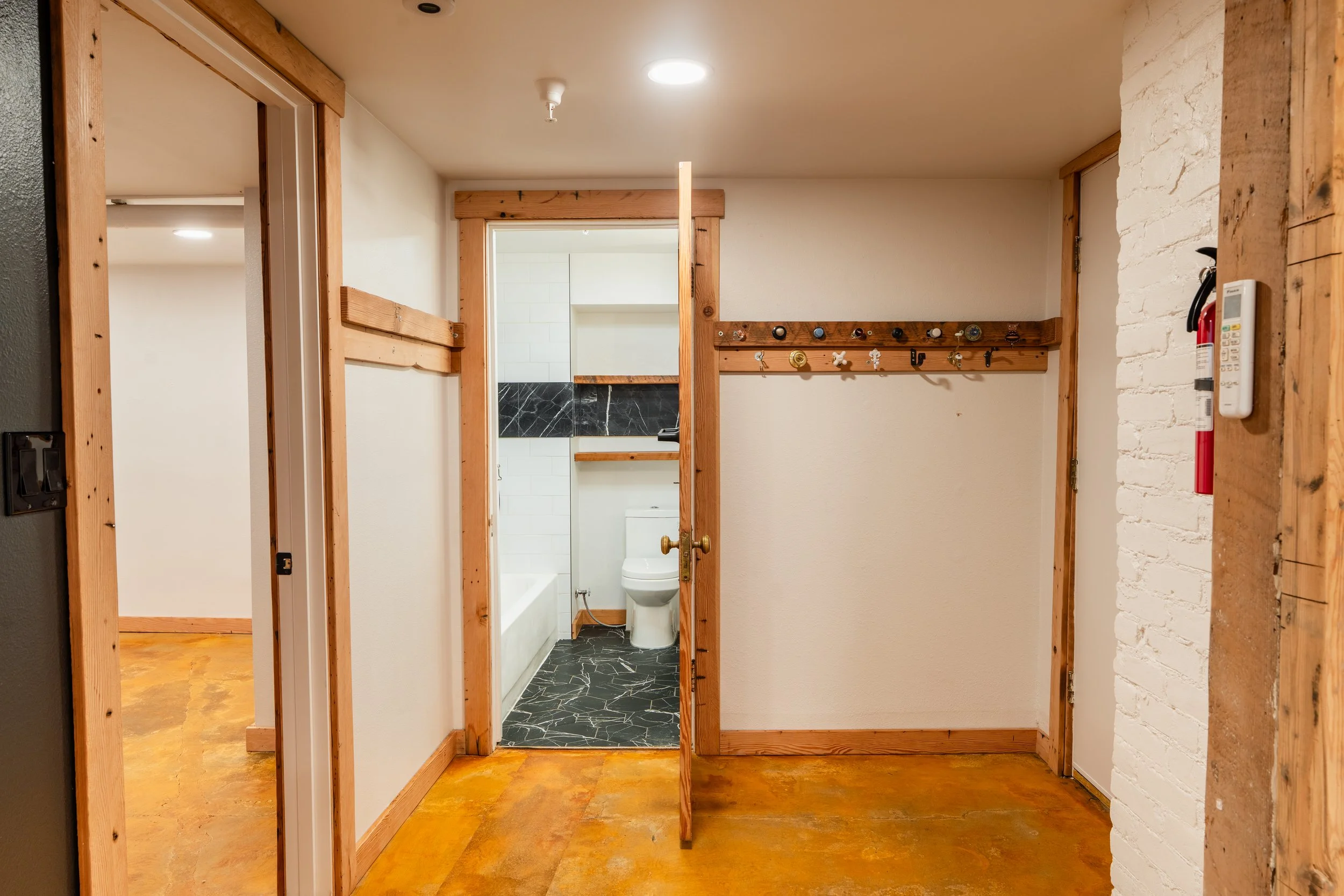 11-U1-Hall Coat rack.jpg