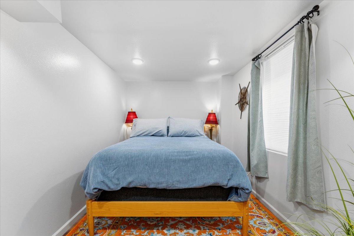 21-1830 N Kilpatrick St Unit B-122.jpg