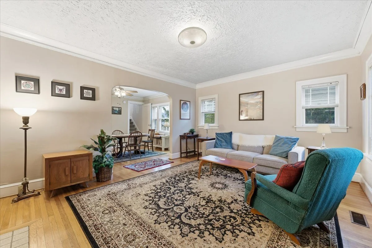 09-2324 NE 9th -  1 - Bright Spaces Photography.jpg