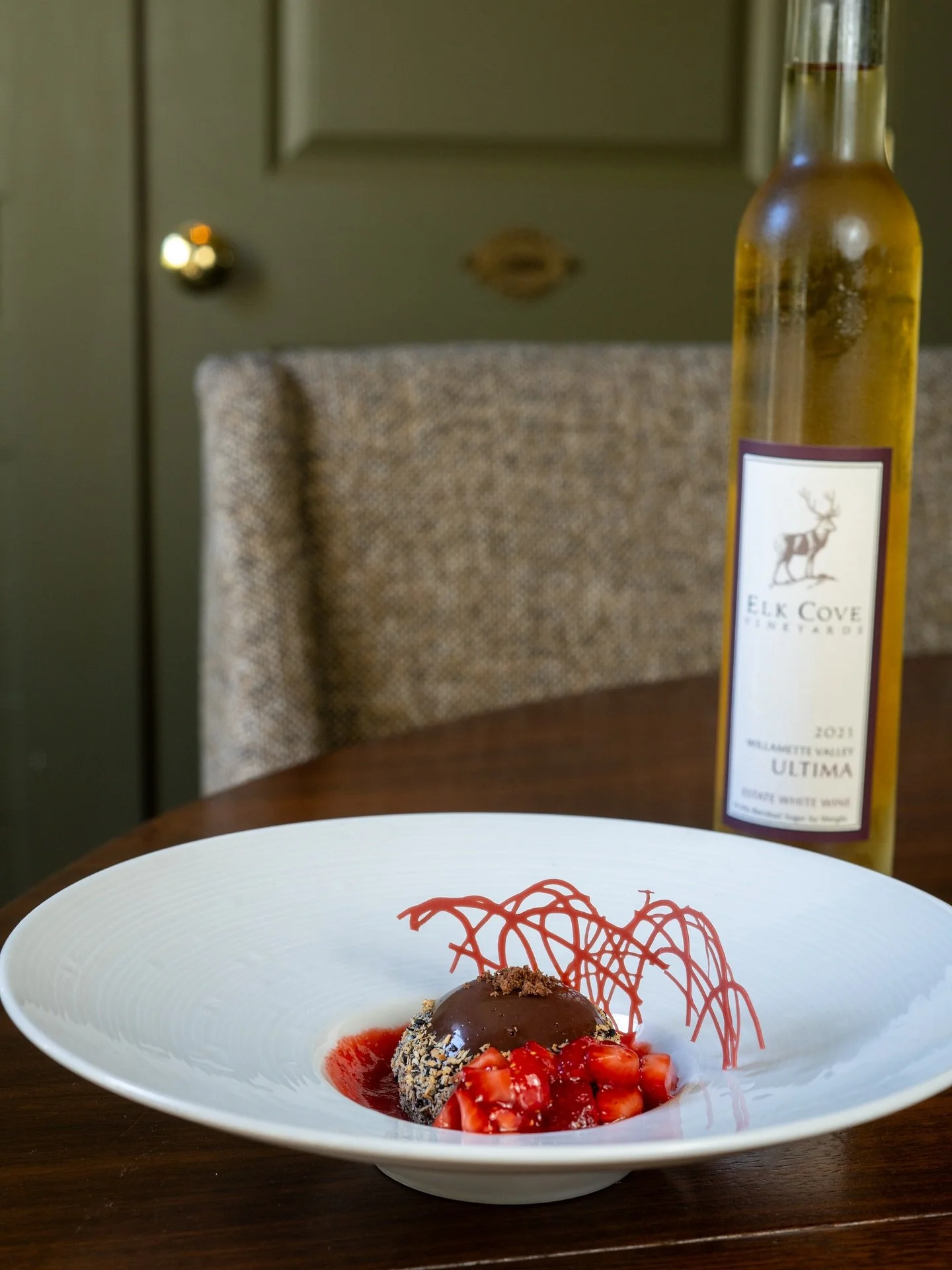 { seventh course }

Dark Chocolate &amp; Local Strawberries
Strawberry Gel, Sesame Mousse, Coconut Rye Cake

Stretching out strawberries as long as possible. 

@elkcove Ultima &ldquo;opulence in a bottle&rdquo;