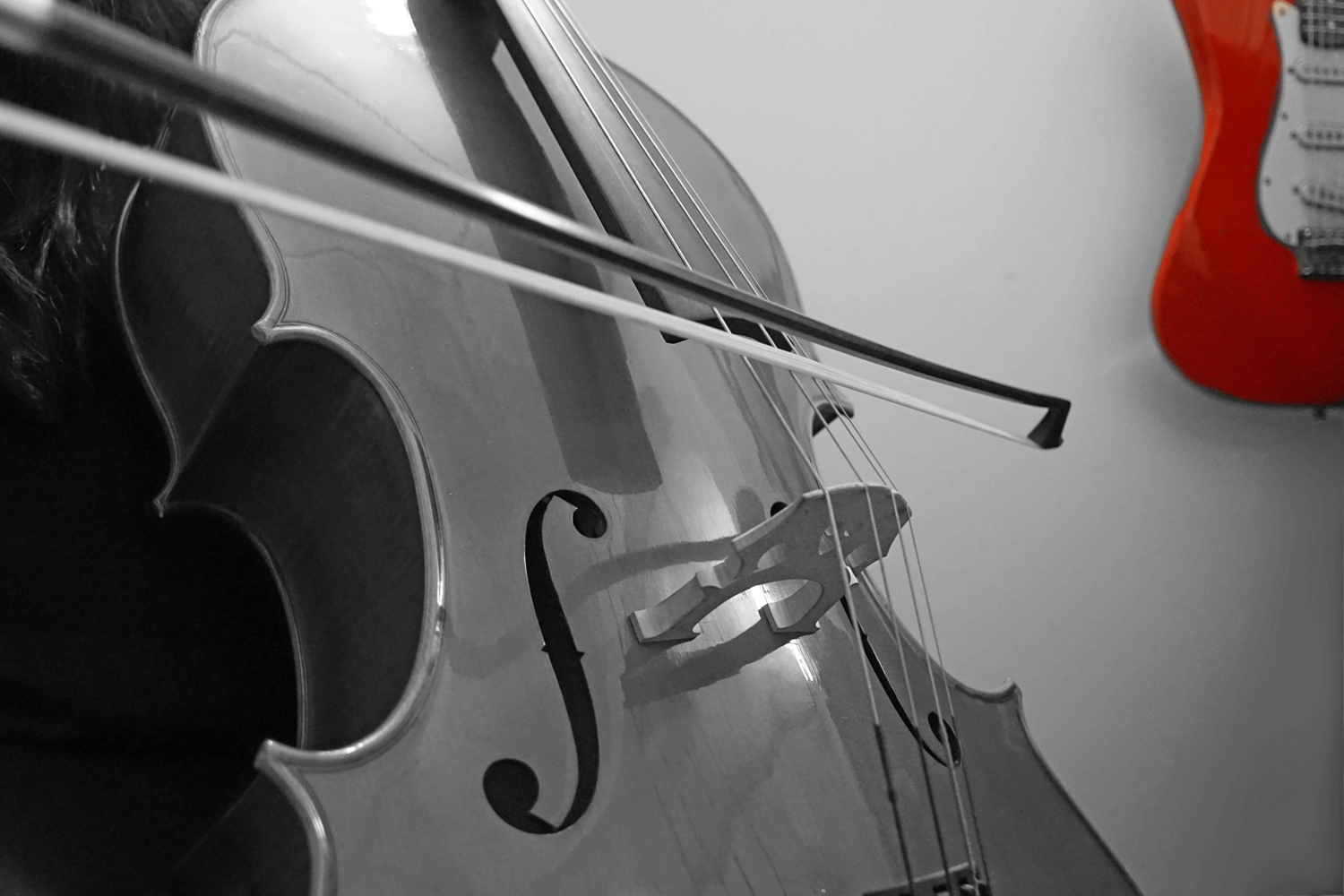 cello-b&w.png