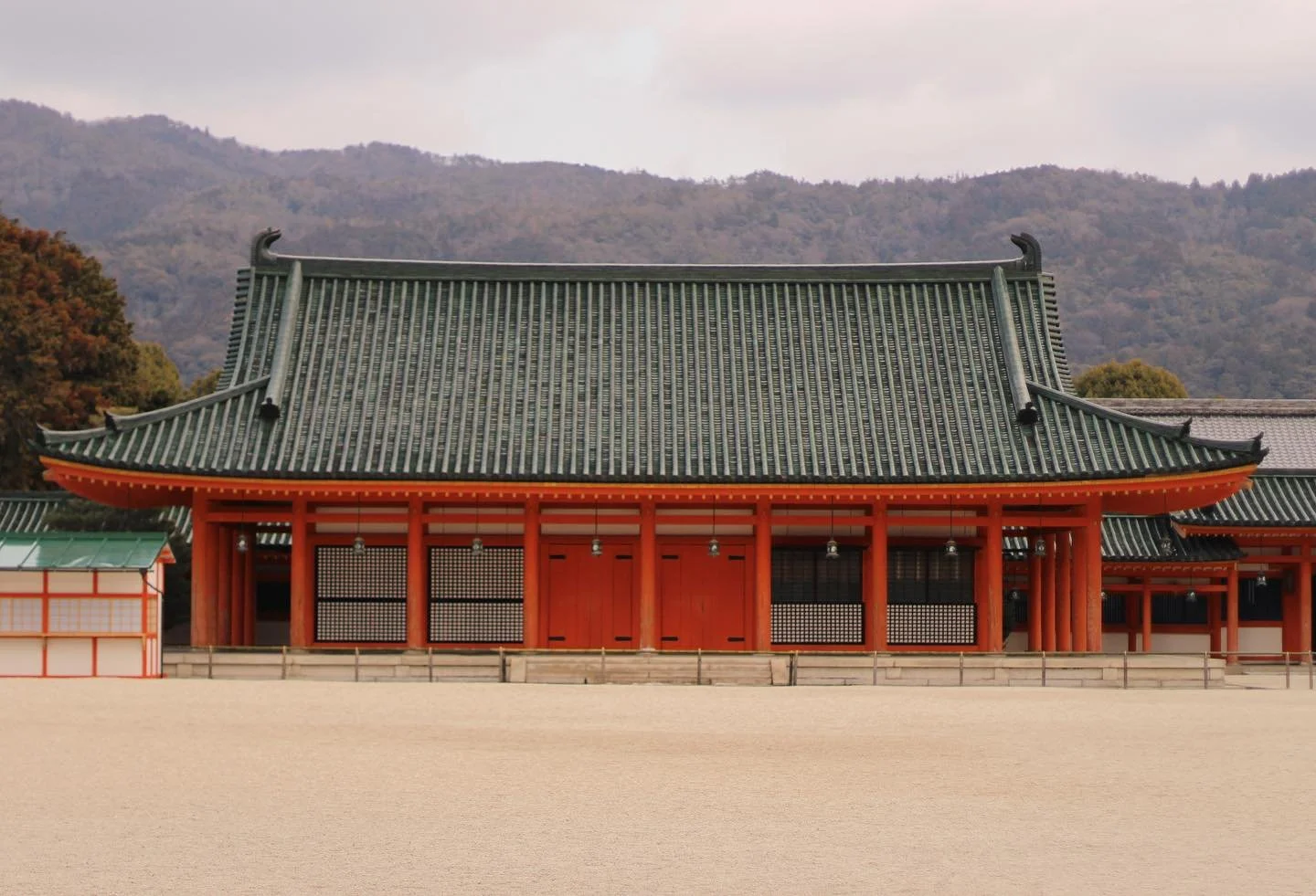 🇯🇵
1. The stillness of Heian Jingu, Kyoto
2. Traditional wedding in Okayama
3. Sushi Kidoguchi, 鮨 きどぐち
4. Hadaka Matsuri
5. A shoot in Ago Bay, Shima
6. Shōfuku-ji temple, Toba Matsuo-chō
7. Home cooking. Kabuto Ni, slowly simmered
8. Meiji Temple,