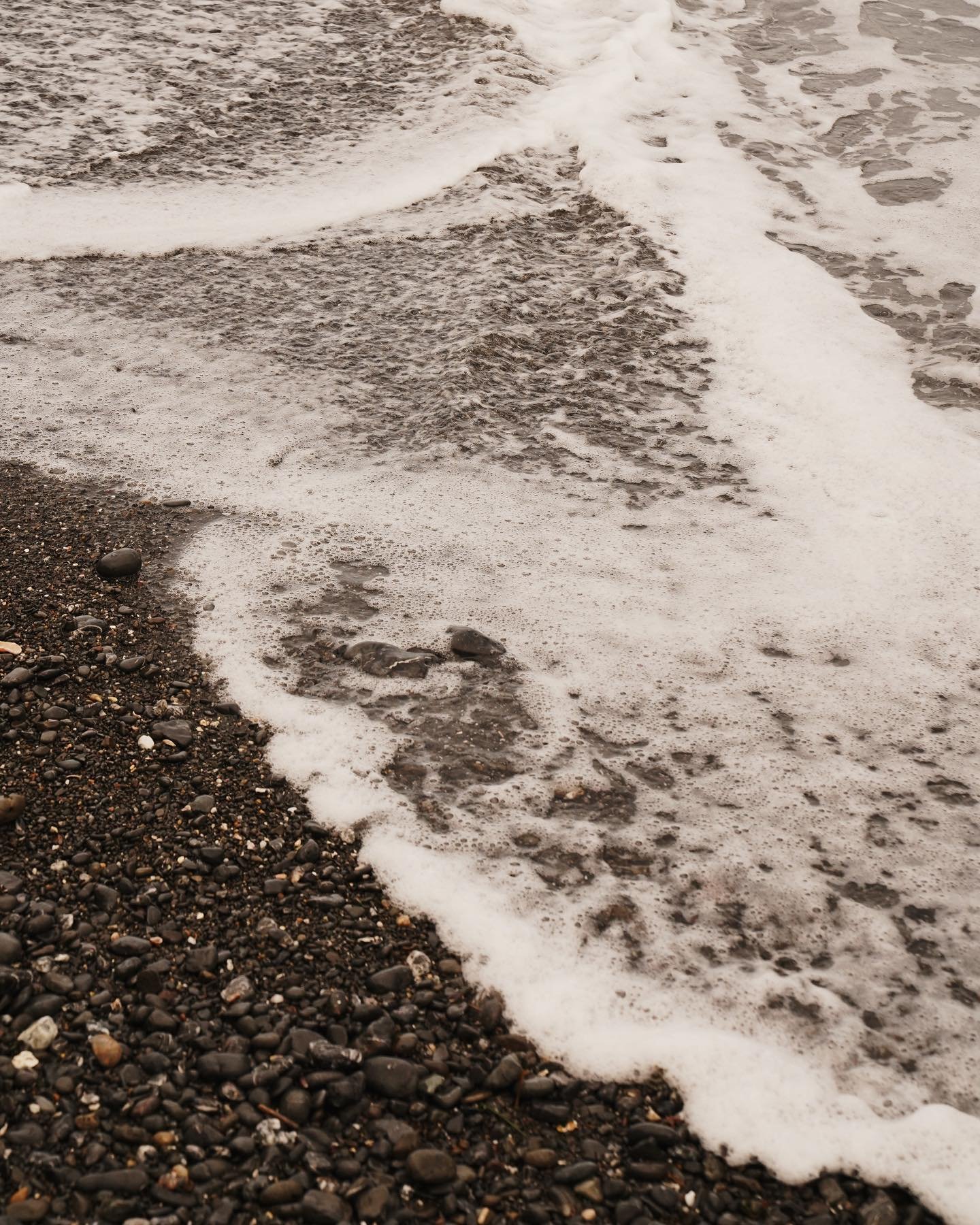 Ago Bay, Shima &mdash; where the Ama divers keep an ancient way of life alive, diving freely into the sea with nothing but courage and tradition. 🌊

Pictures for @agobay.escapes 
#agobay #amadivers #japanculture