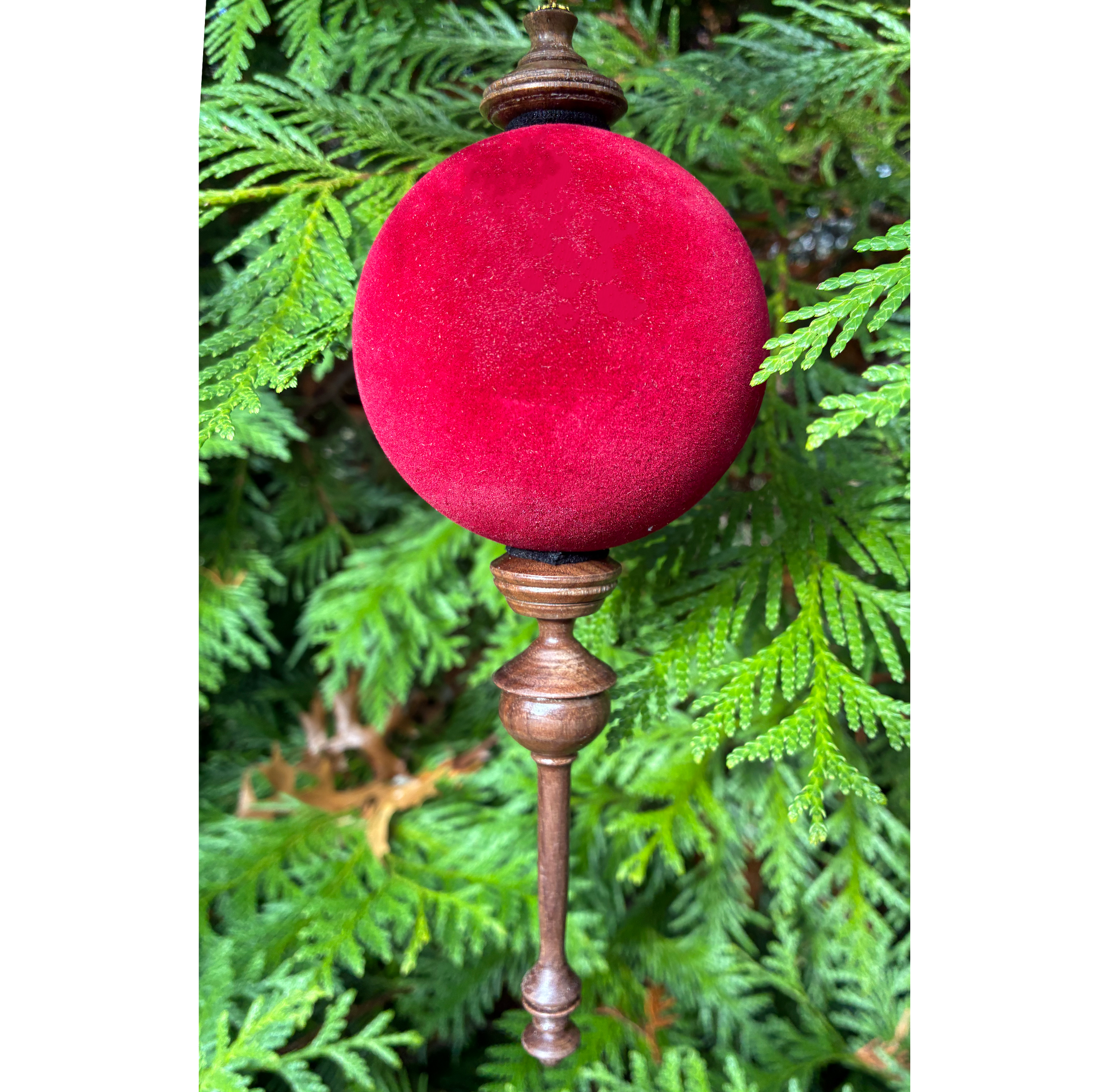 Flocked red tree.png