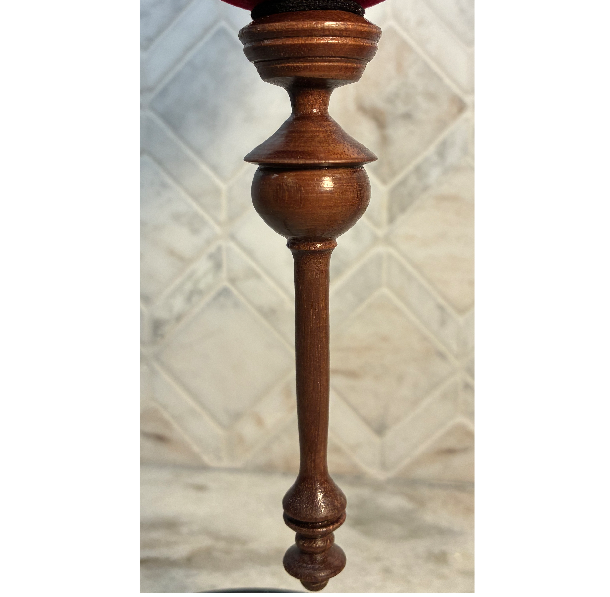 flocked red finial.png