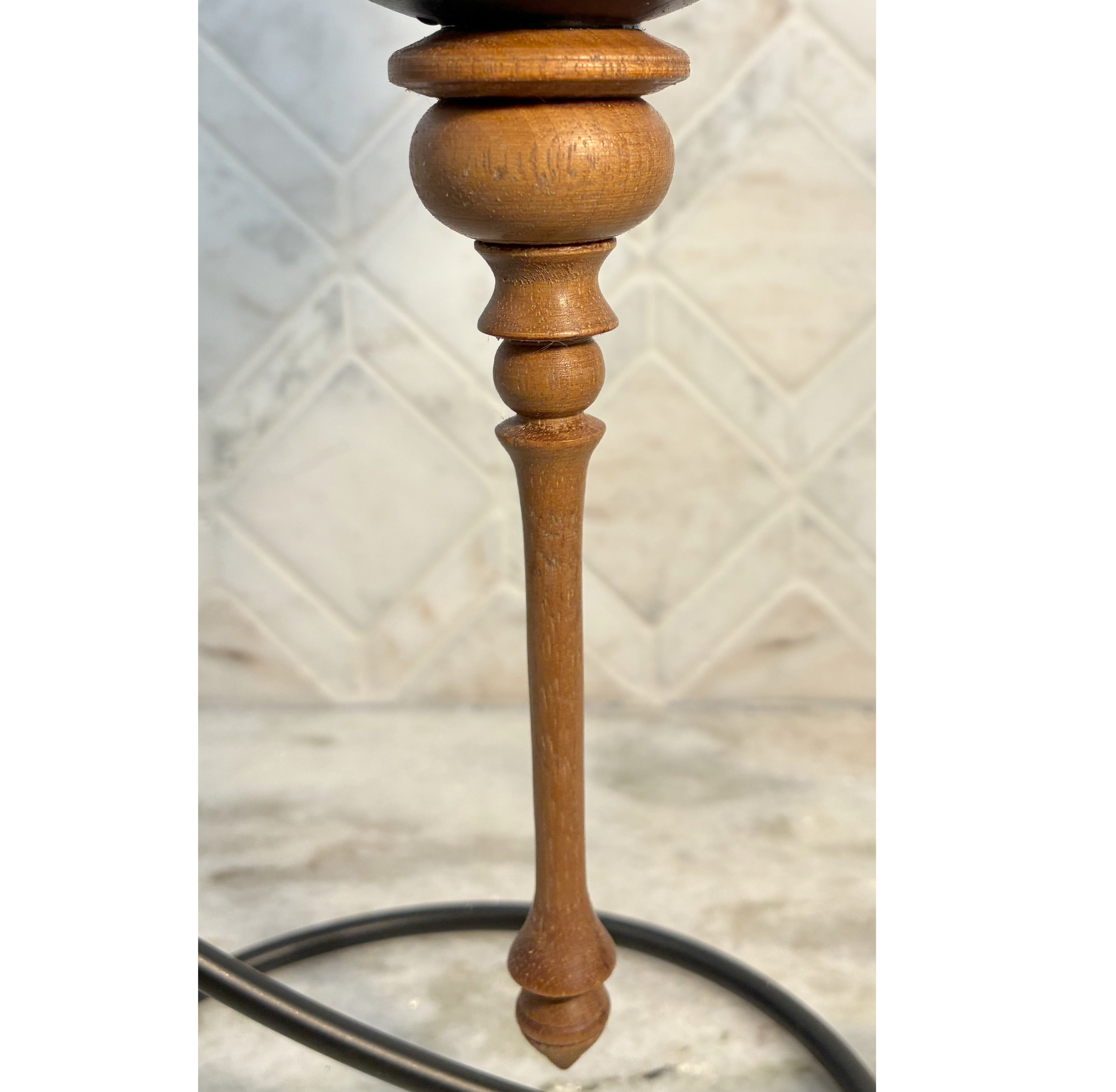 Gold Lace finial.png
