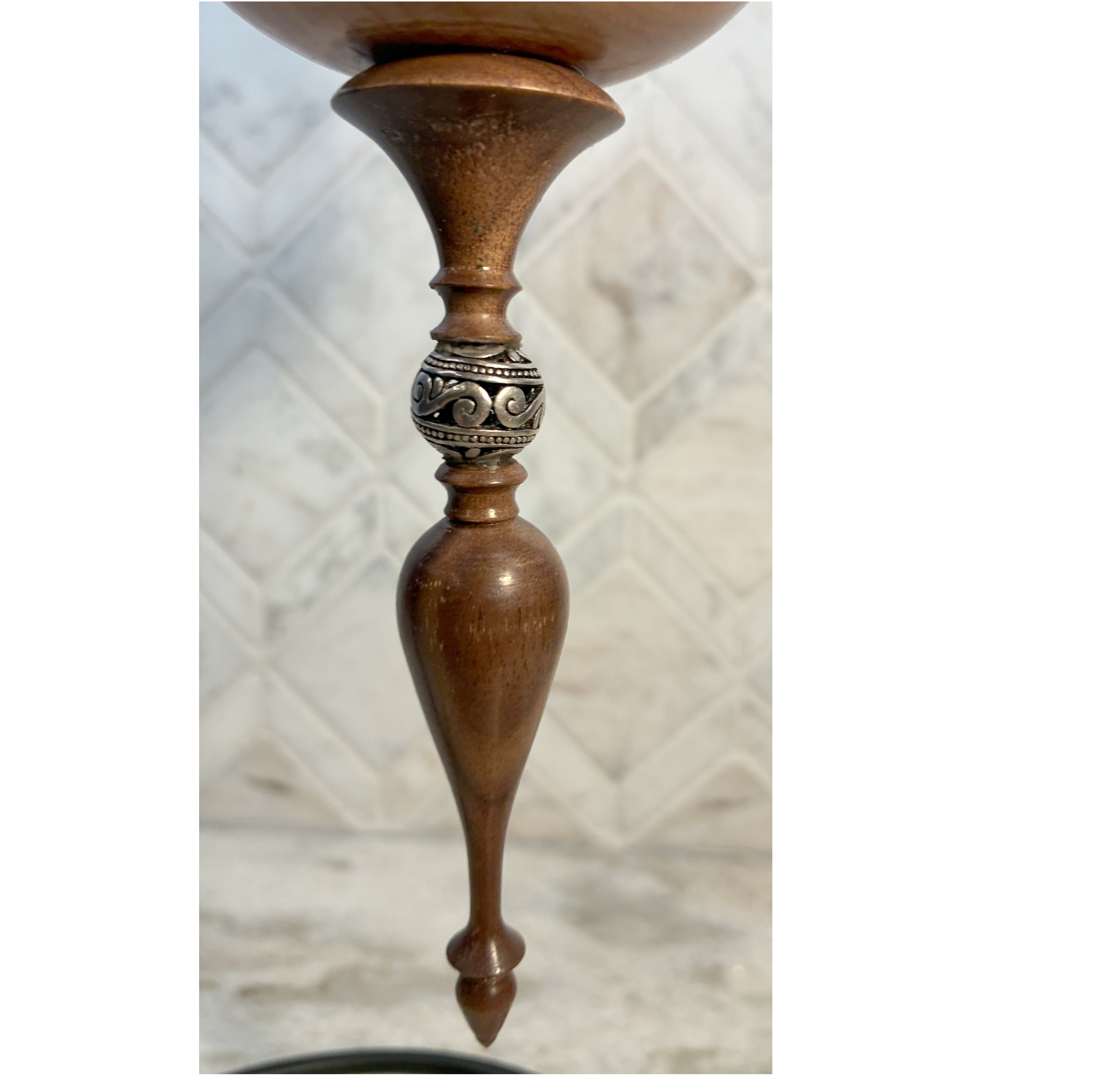 Wood tree finial.png