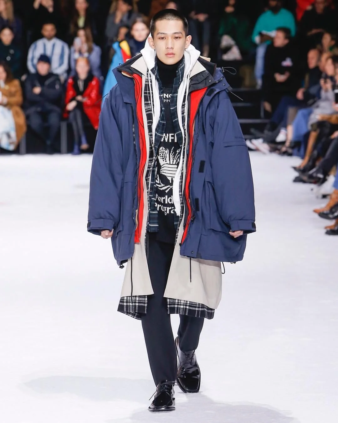 董翰宬balenciaga.jpg