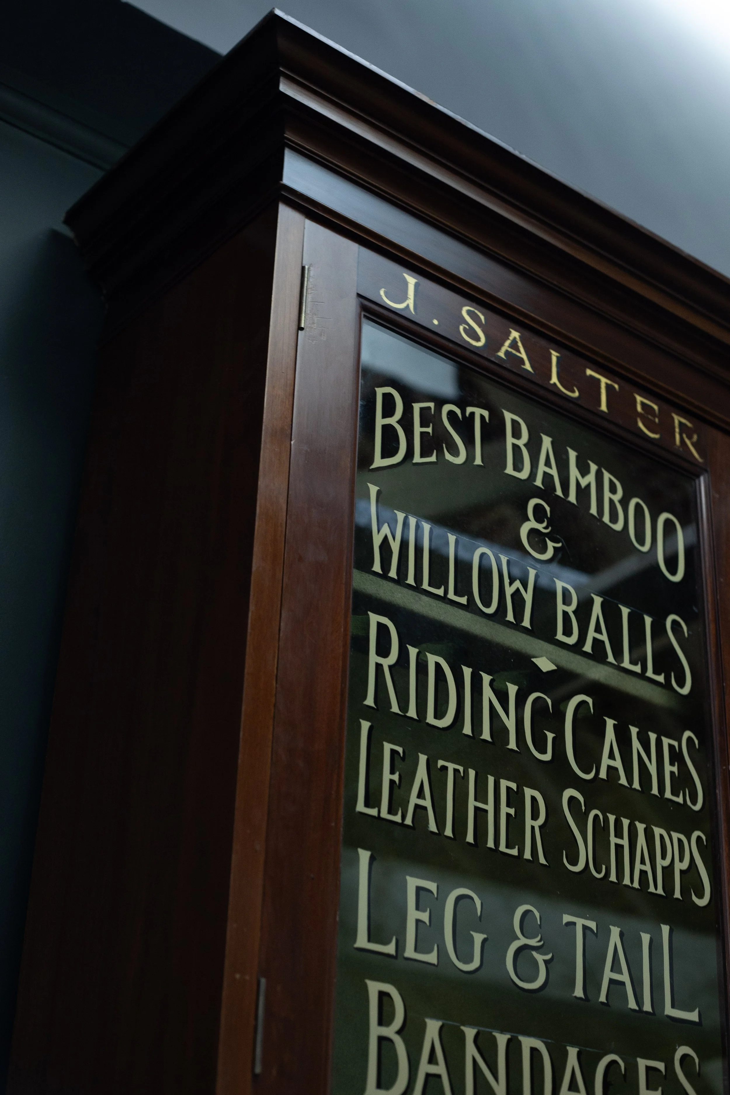 Display cabinet 2.jpg