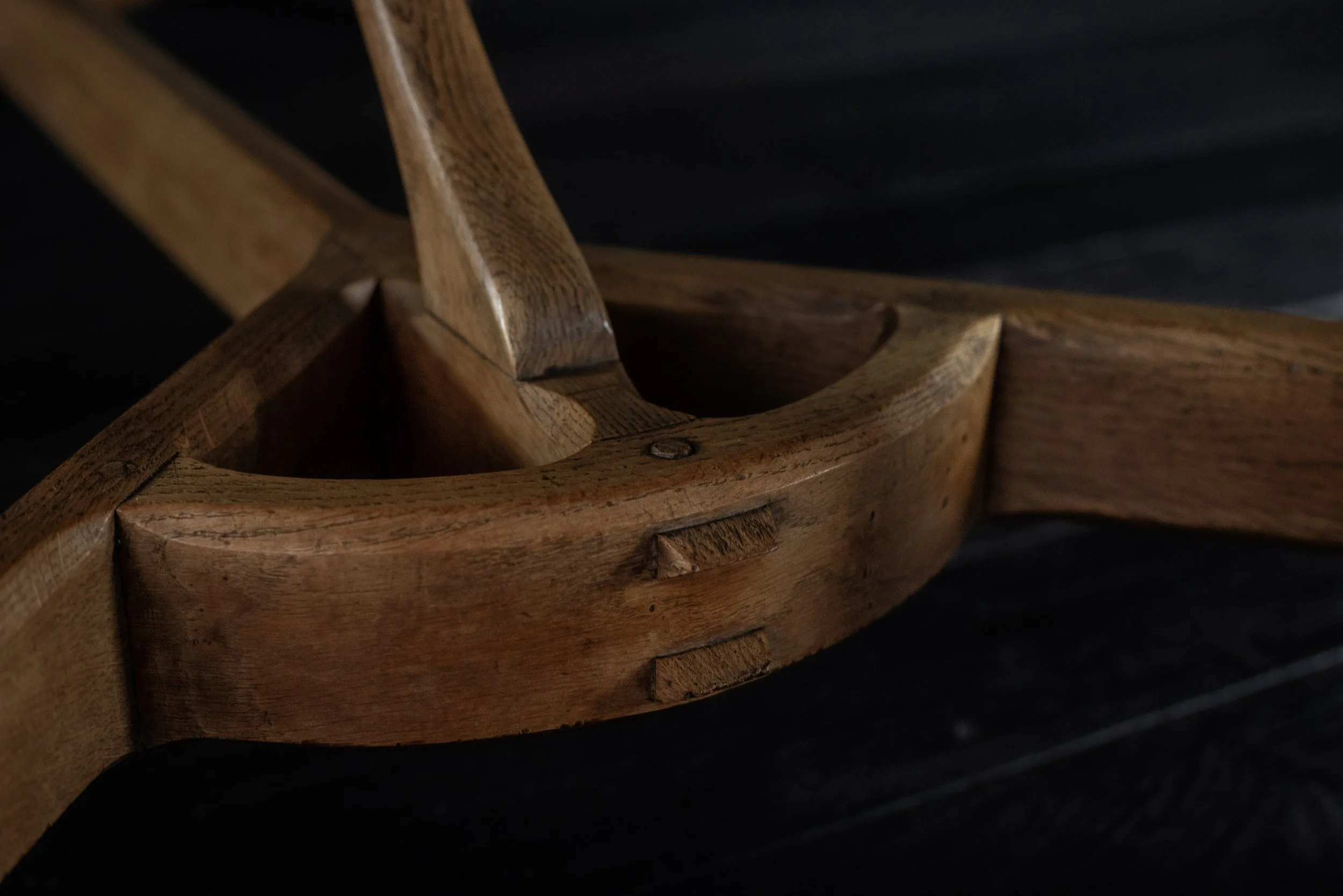 Hayrake-table-lupton-CU-stretcher.jpg