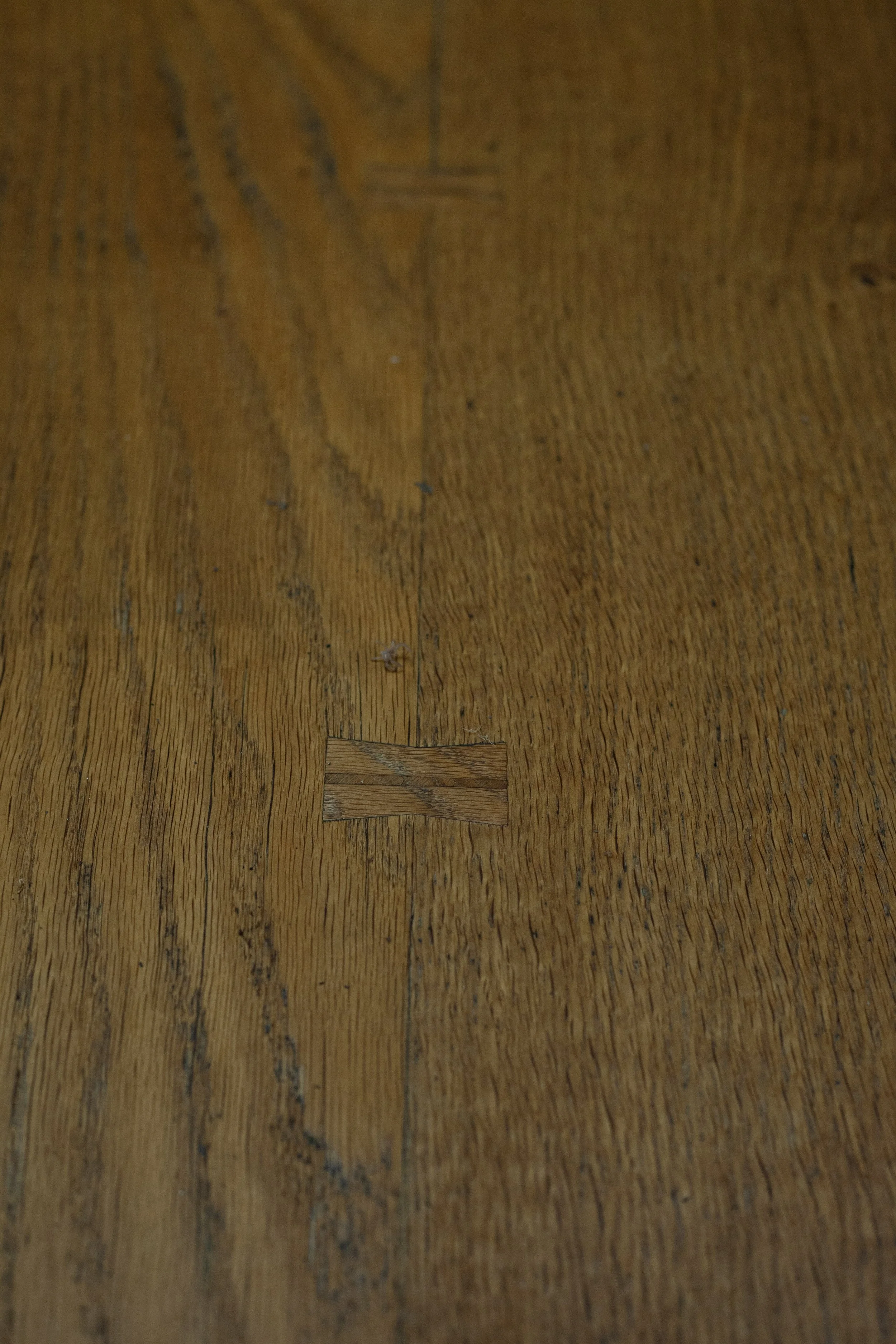 Arts-and-Crafts-oak-refectory-table-CU-grain.jpg