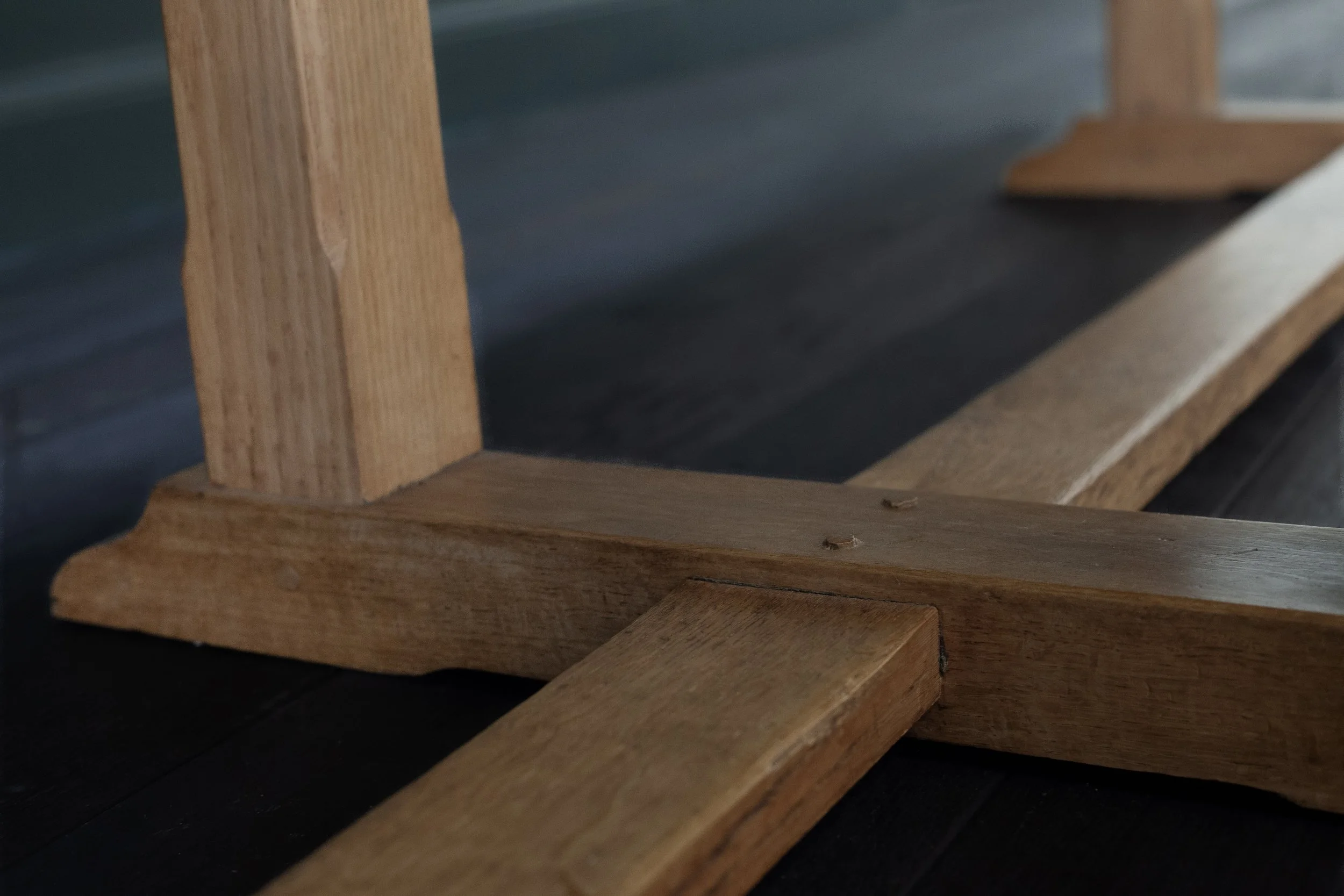 Arts-and-Crafts-oak-refectory-table-cu-stretchers.jpg