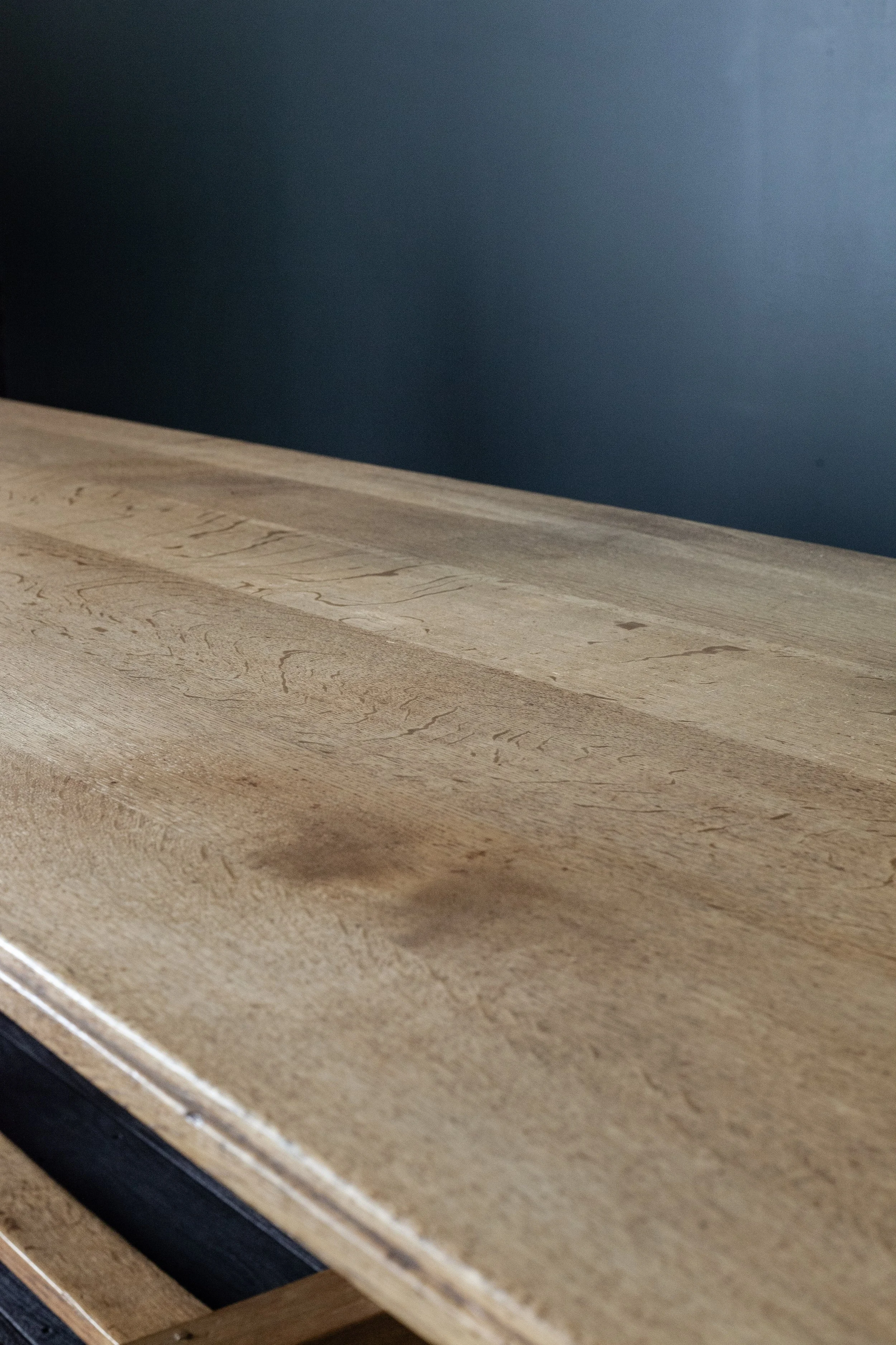 Arts-and-Crafts-oak-refectory-table-WS-grain.jpg