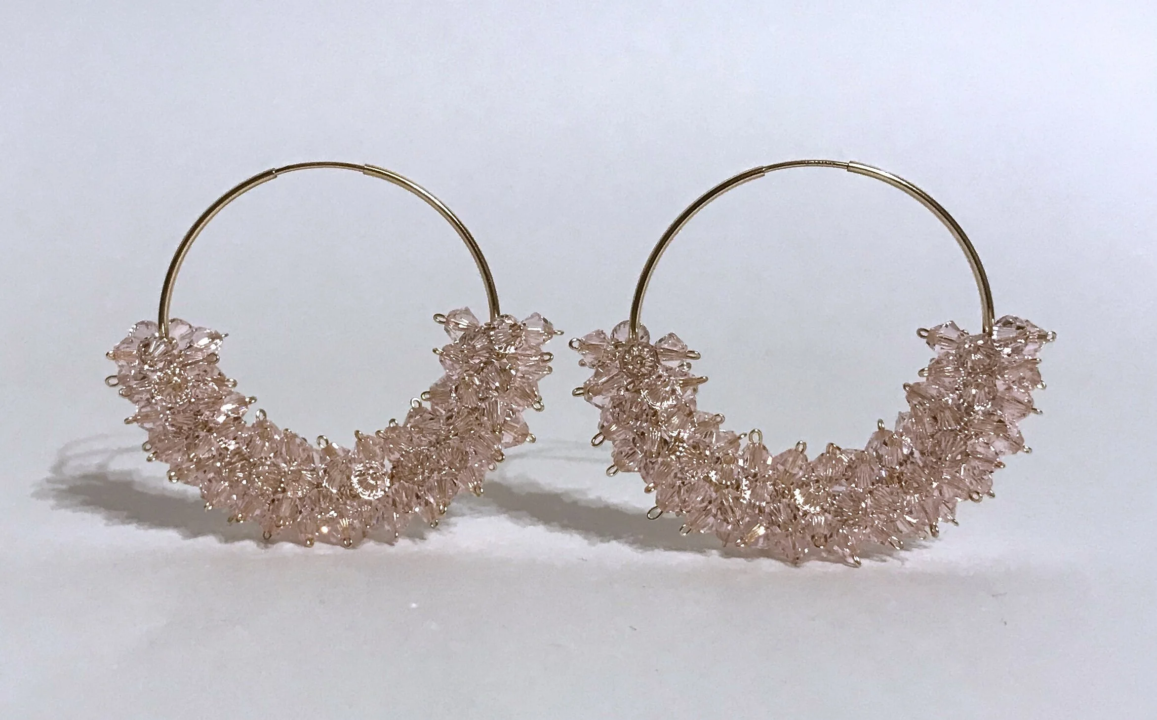 QUEEN BEE, bubbles on the balcony , gold 