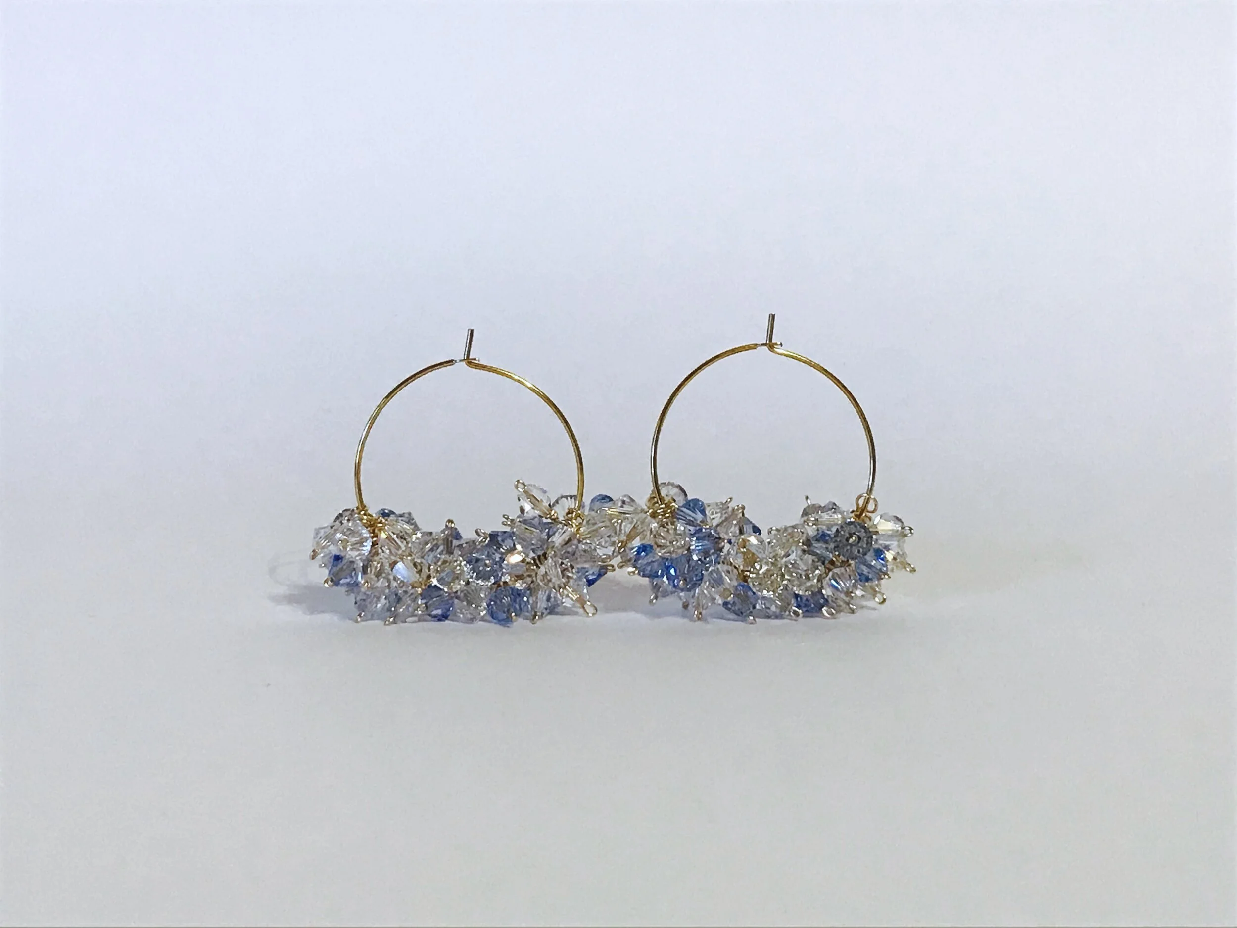 MAMA HYDRANGEA, on the rocks, gold 