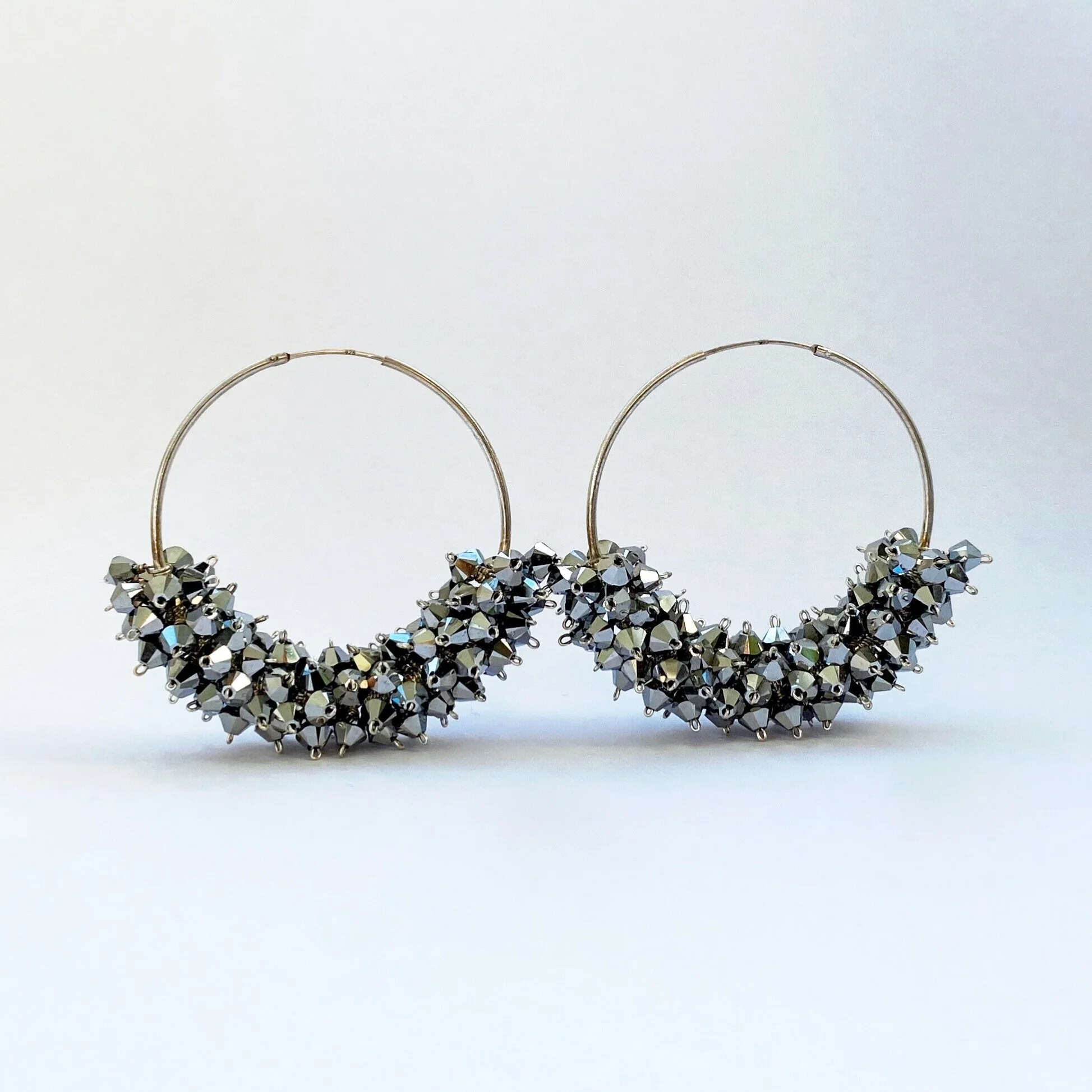 QUEEN BEE, DARK METAL, SILVER