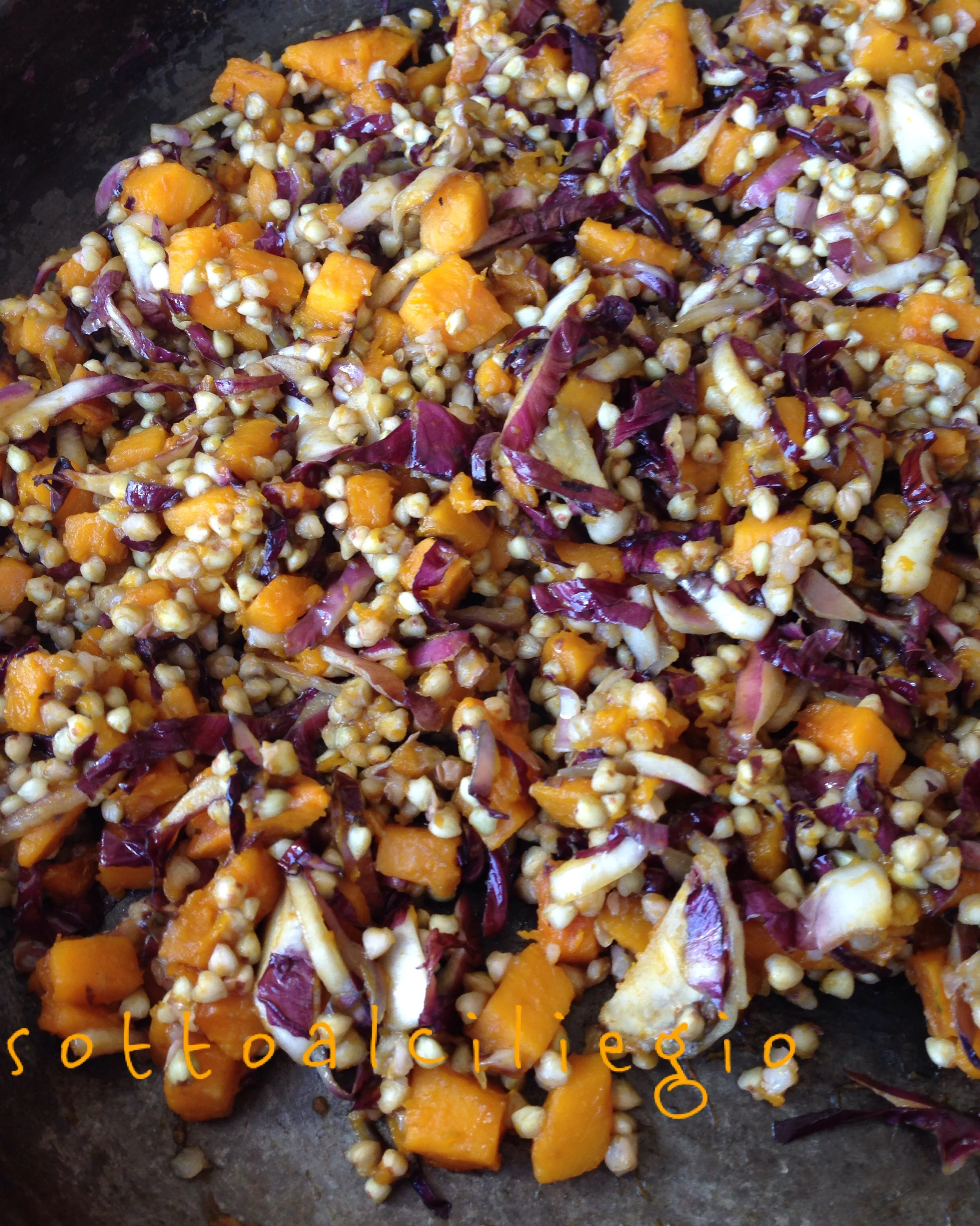 Grano saraceno con zucca e radicchio