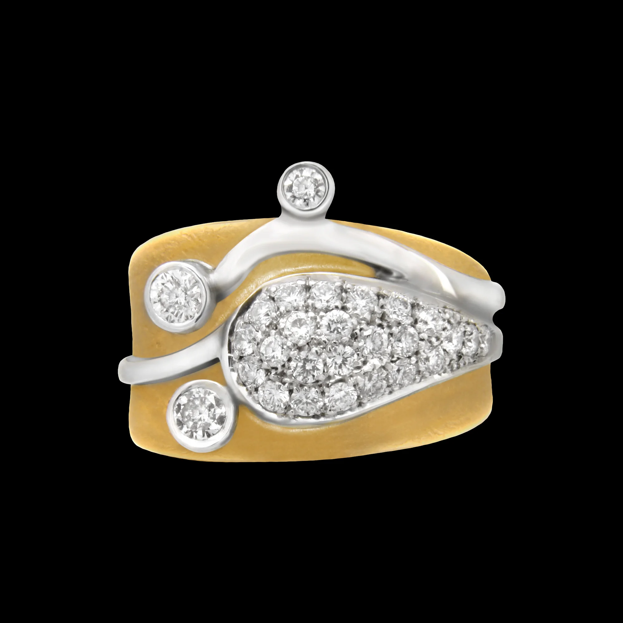 FRIDA | Fine Jewellery. Ocean Collection, Mariana ring. Custom designed ring in 18kt yellow gold with brilliant-cut diamonds set in 18kt white gold. FRI 10432A. View 2.