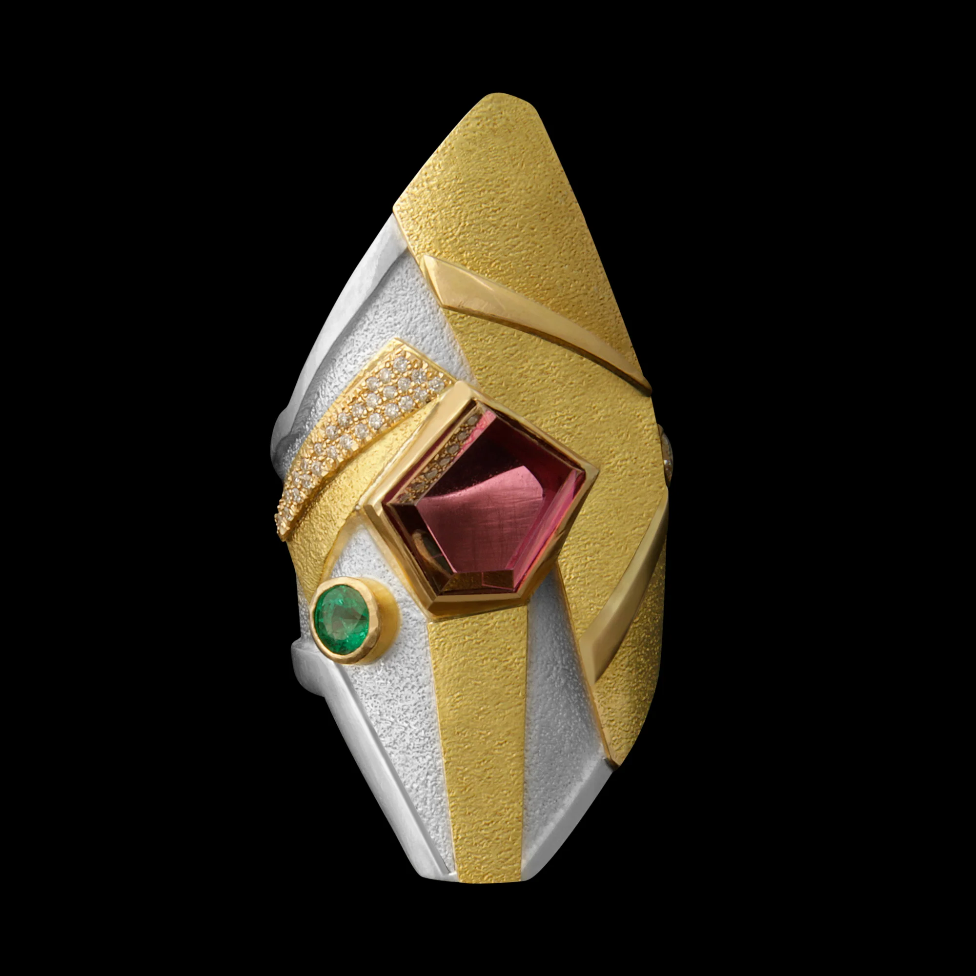 FRIDA | Fine Jewellery. Shield™ Collection, Vala ring. One-of-a-kind ring in sterling silver and 18kt yellow gold set with a siberite tourmaline, an emerald and brilliant-cut diamonds. View 2.
