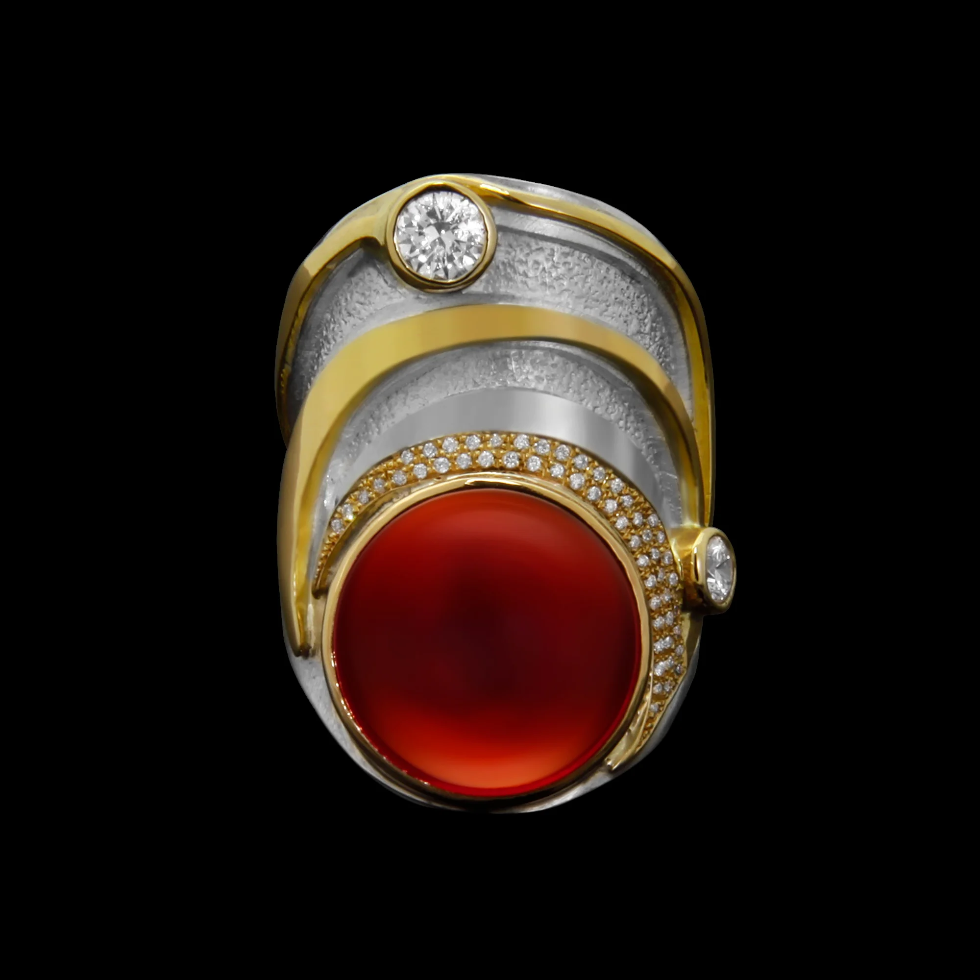 FRIDA | Fine Jewellery. Shield™ Collection, Camelot ring. One-of-a-kind ring in sterling silver and 18kt yellow gold set with a cabochon-cut hessonite garnet and brilliant-cut diamonds. View 2.