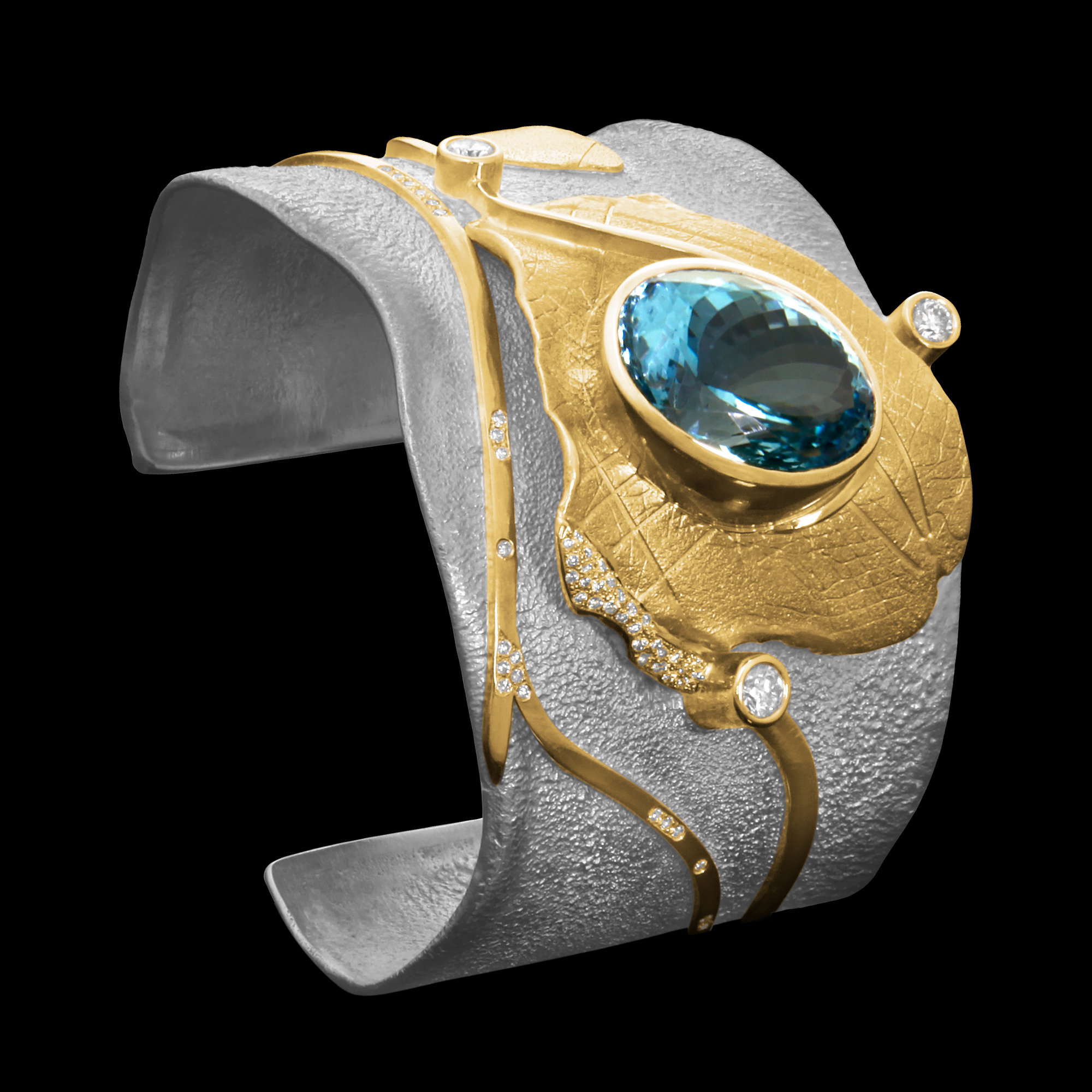 FRIDA | Fine Jewellery. Shield™ Collection, Astrid cuff. One-of-a-kind cuff in sterling silver and 18kt yellow gold set with a faceted aquamarine and brilliant-cut diamonds. View 1.