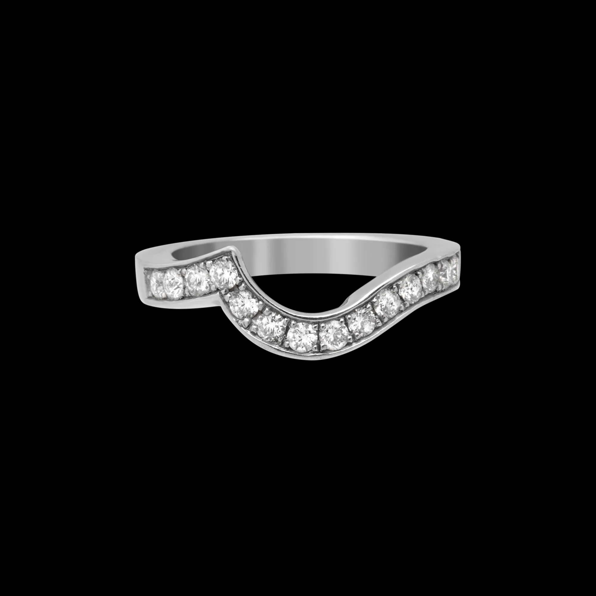 FRIDA | Fine Jewellery. Ocean Collection, Rán ring. Diamond stacking ring in 18kt white gold. View 2.