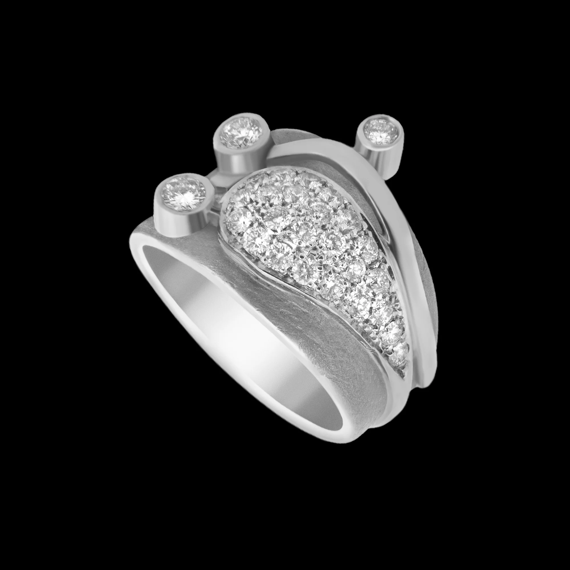 FRIDA | Fine Jewellery. Ocean Collection, Mariana ring. Custom designed ring in 18kt white gold with brilliant-cut diamonds. FRI 10435A. View 1.