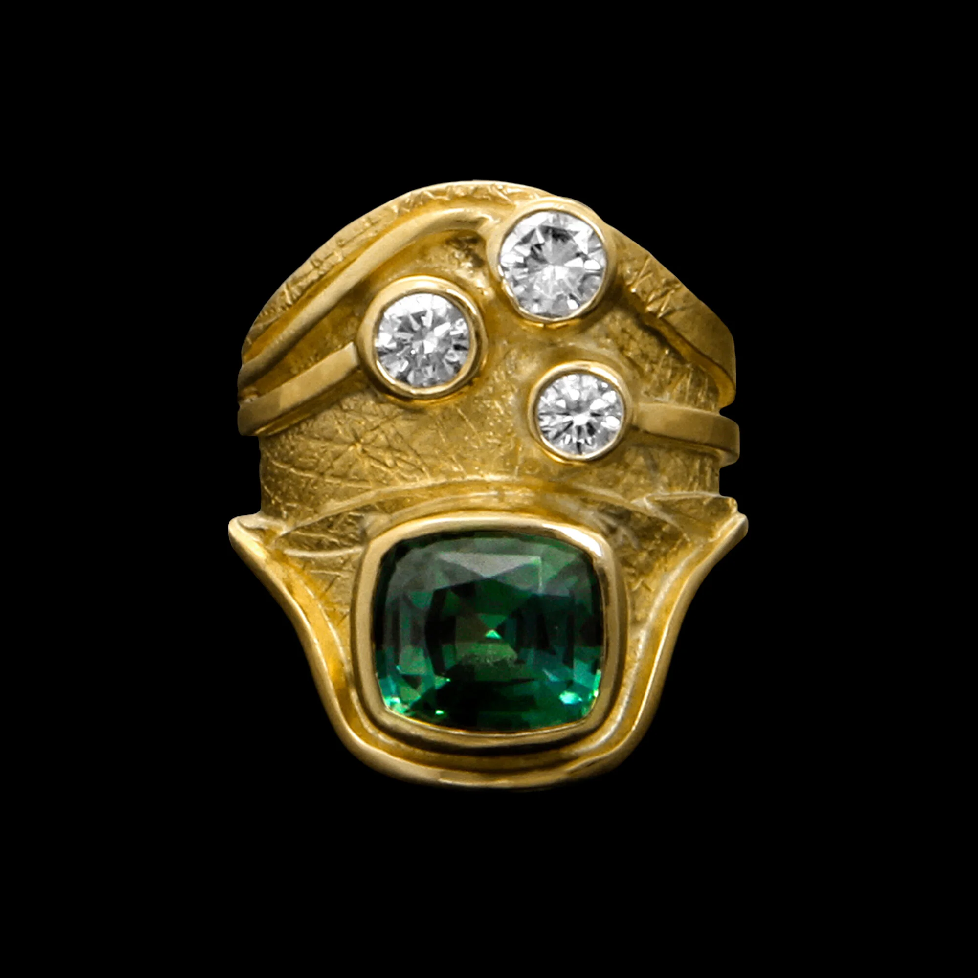 FRIDA | Fine Jewellery. Shield™ Collection, Xio ring. Custom designed ring in 18kt yellow gold set with a faceted green sapphire and diamonds. View2.jpg