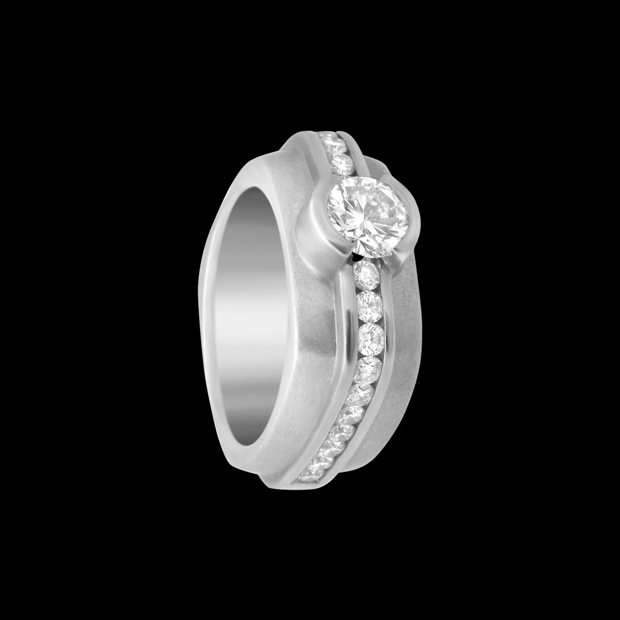 FRIDA | Fine Jewellery. Elska Collection. Rounded-square ring in 18kt palladium white set with brilliant-cut diamonds. View1.jpg