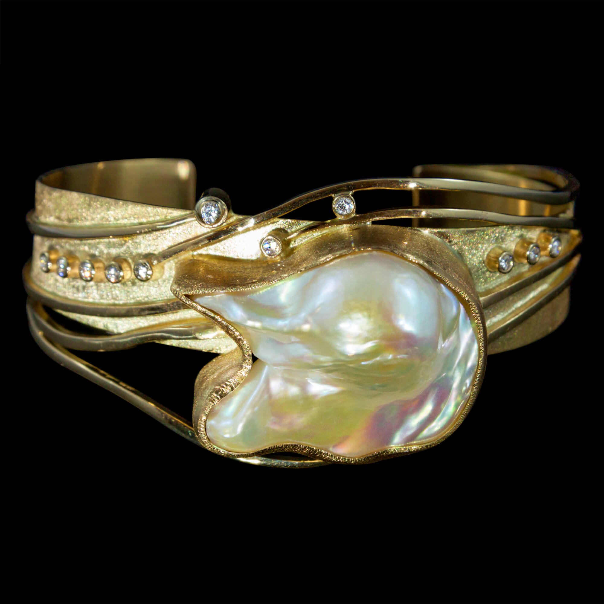 Bespoke 18kt yellow gold cuff with baroque pearl and brilliant-cut diamonds | Ocean Collection. FRIDA | Fine Jewellery.jpg