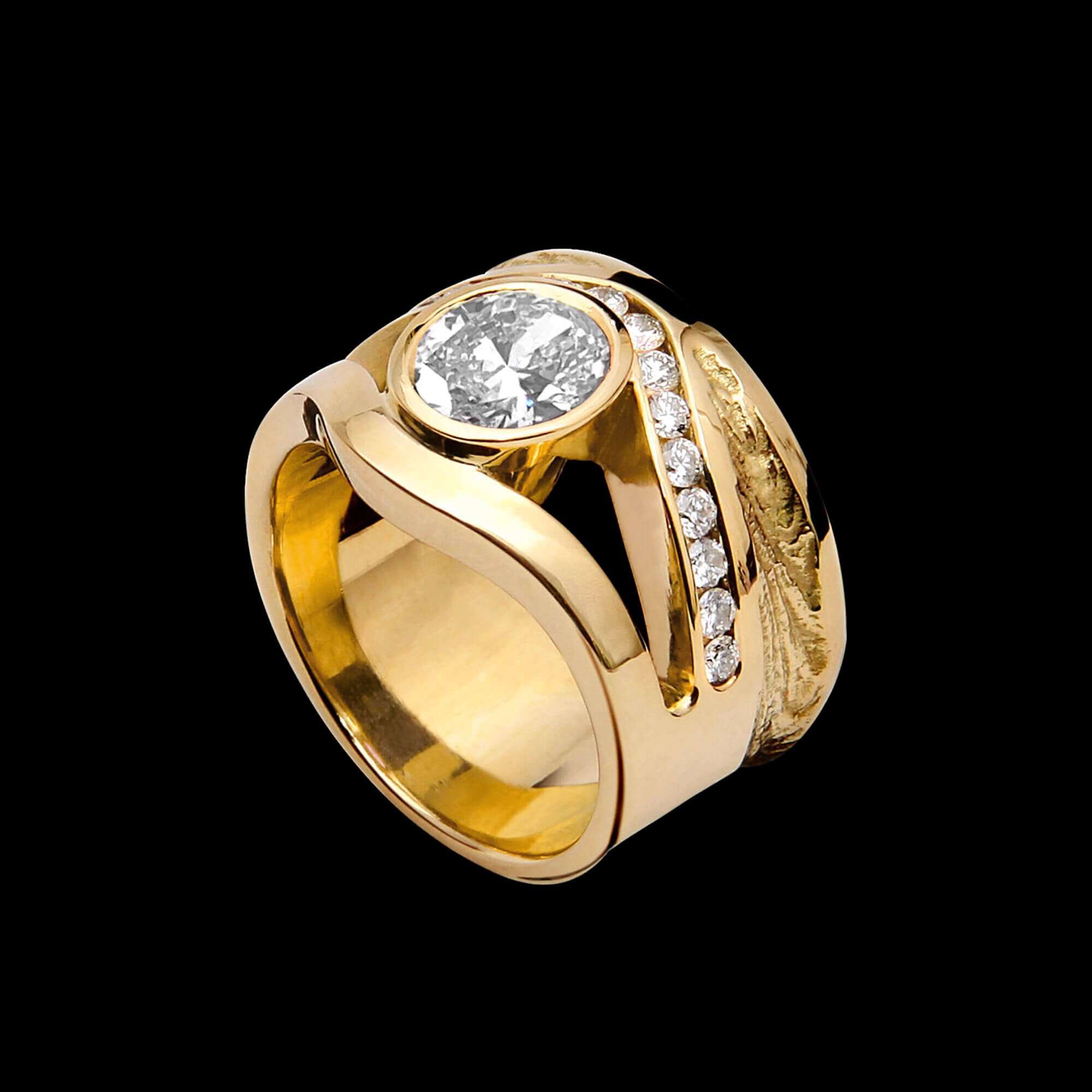 Custom 18kt yellow gold Sand ring with an oval diamond and pavé-set diamonds | Ocean Collection. FRIDA | Fine Jewellery.jpg