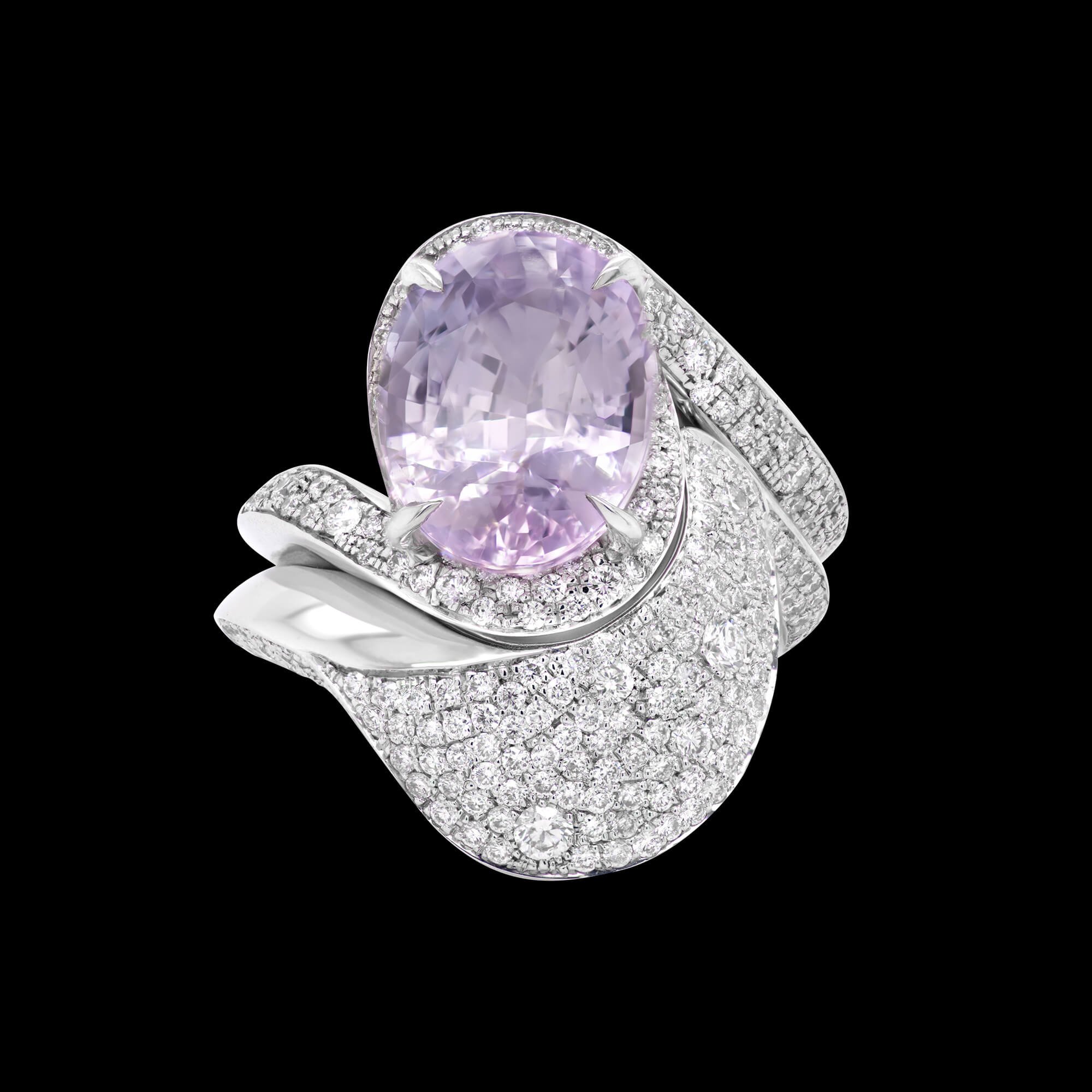 Custom couture engagement ring in 18kt white gold with Swiss-certified natural Ceylon pink-lilac sapphire and brilliant-cut diamonds and interlocking band | Signature Engagement. FRIDA | Fine Jewellery.jpg