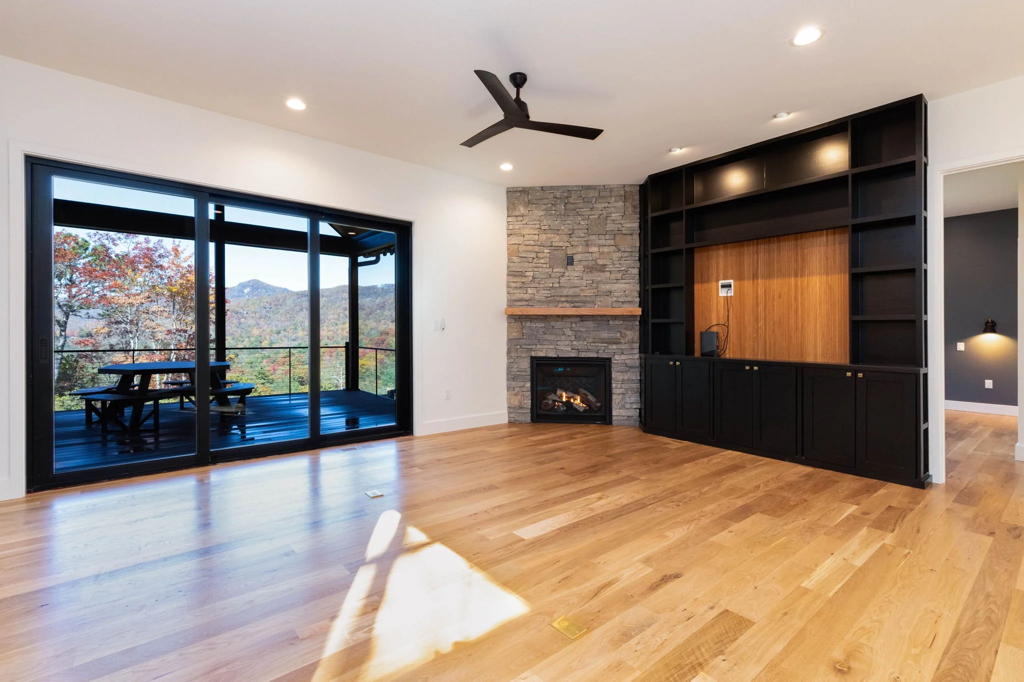 877 Hawk Mountain Rd-16.jpg
