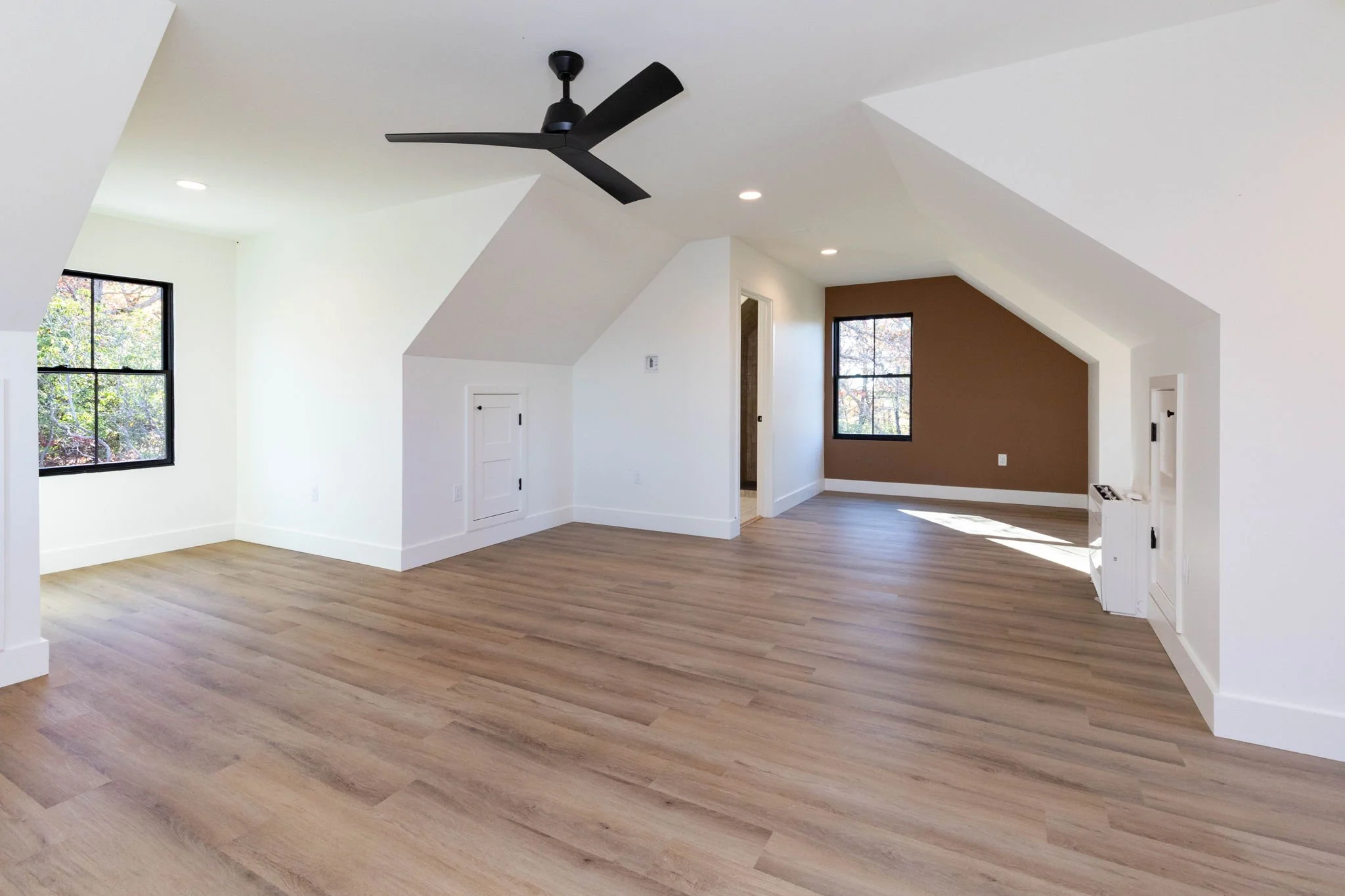 877 Hawk Mountain Rd-1.jpg