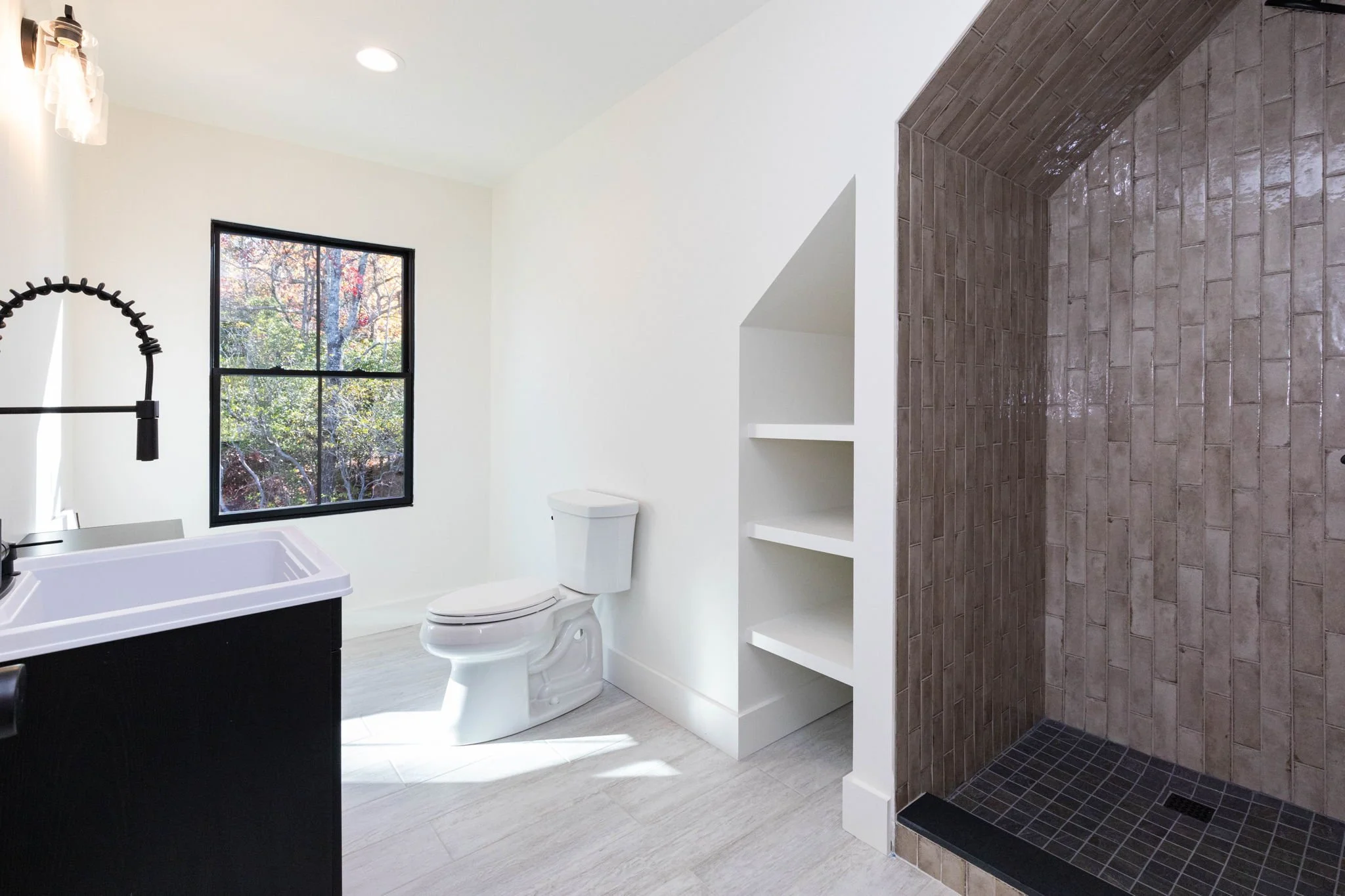 877 Hawk Mountain Rd-2.jpg