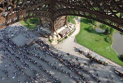 http_saf_app_line sitters_apple_tourist_tourism_paris_eiffel tower.jpg