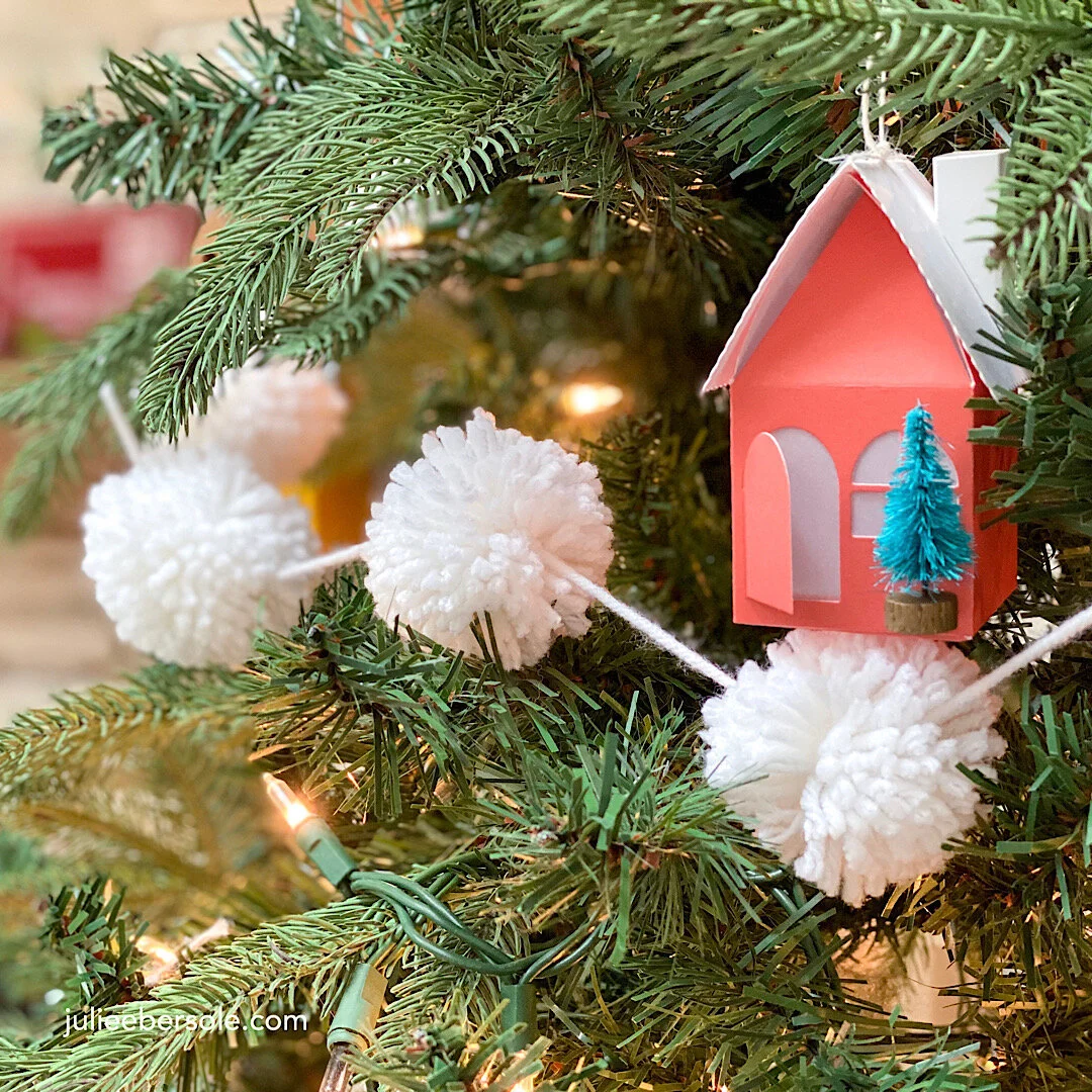 DIY POM POM GARLAND