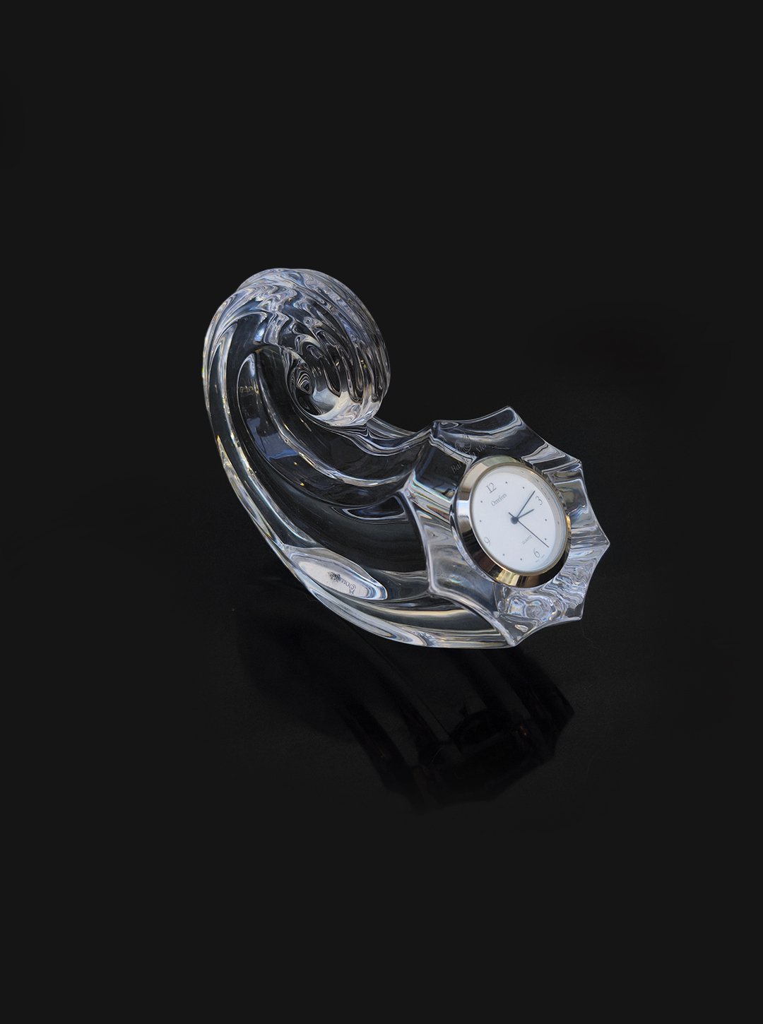 les-objoies-shell-glass-clock.jpg