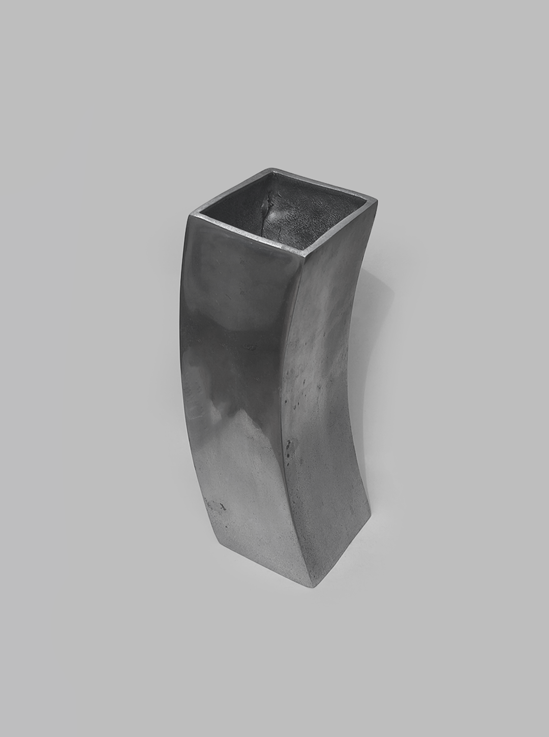 les-objoies-wave-vase-1.png