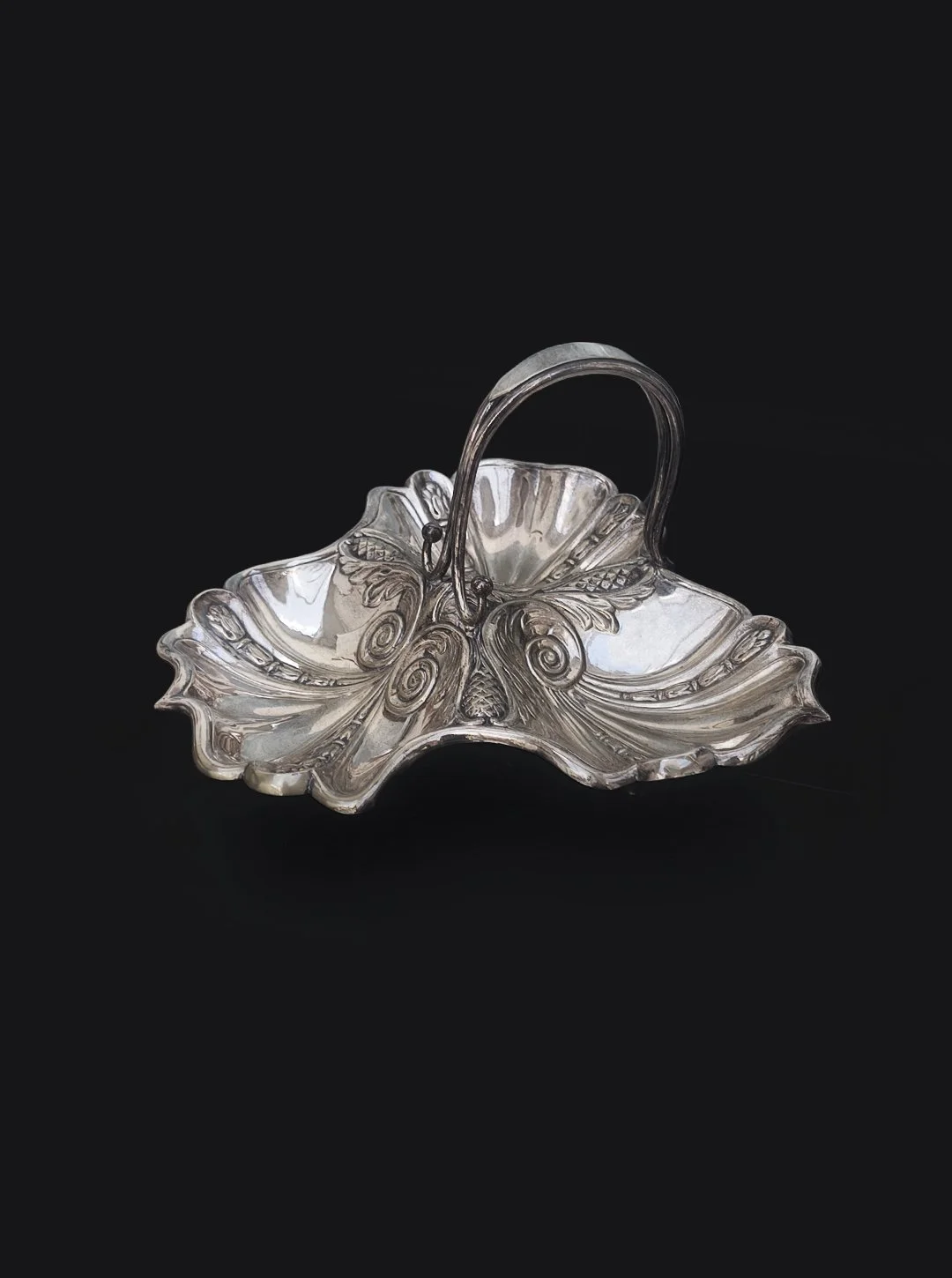 les-objoies-shell-triple-tray-3.jpg