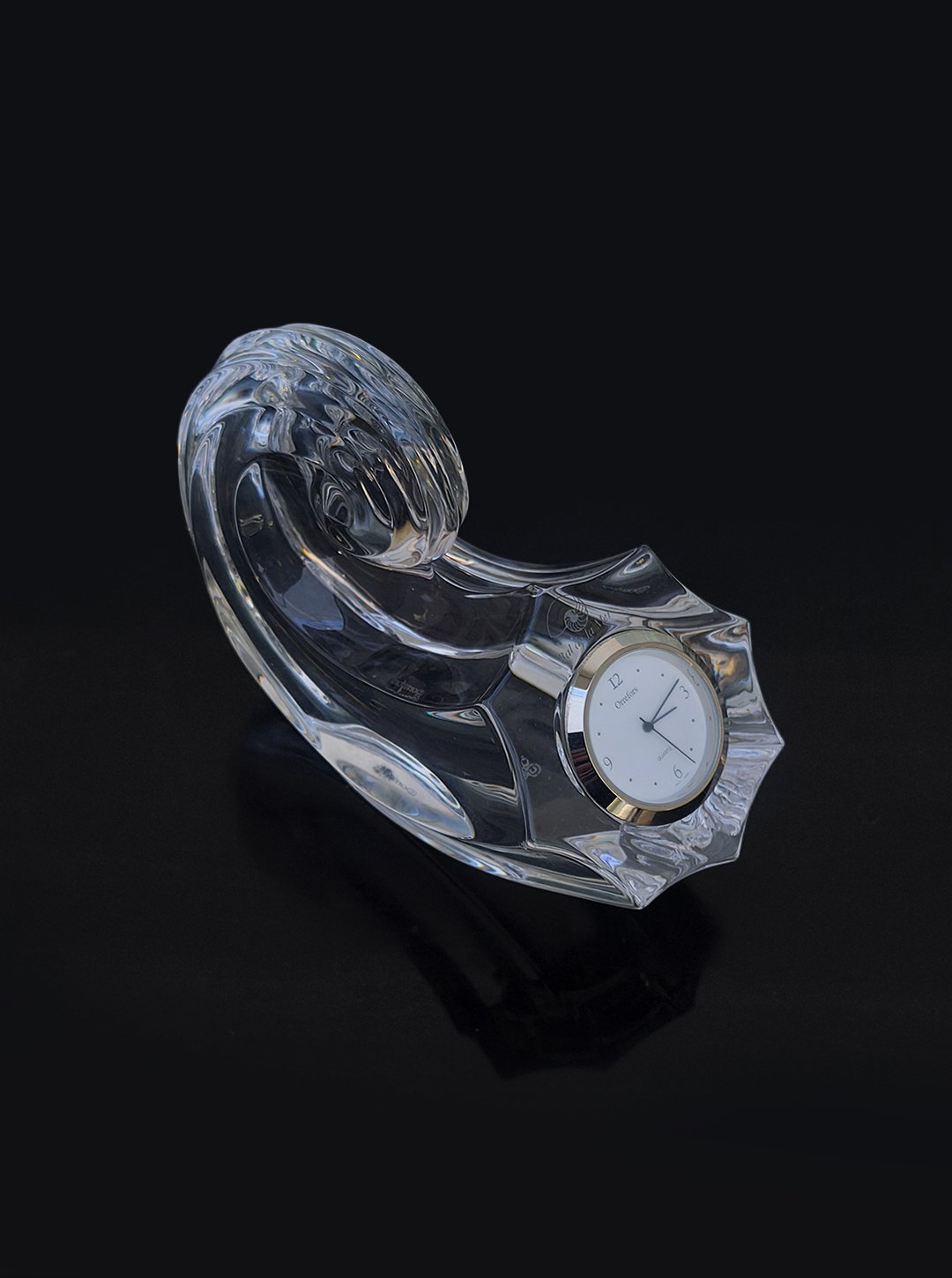 les-objoies-shell-glass-clock-4.jpg