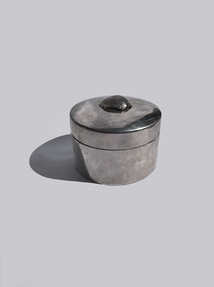 les-objoies-round-shell-box-3.webp